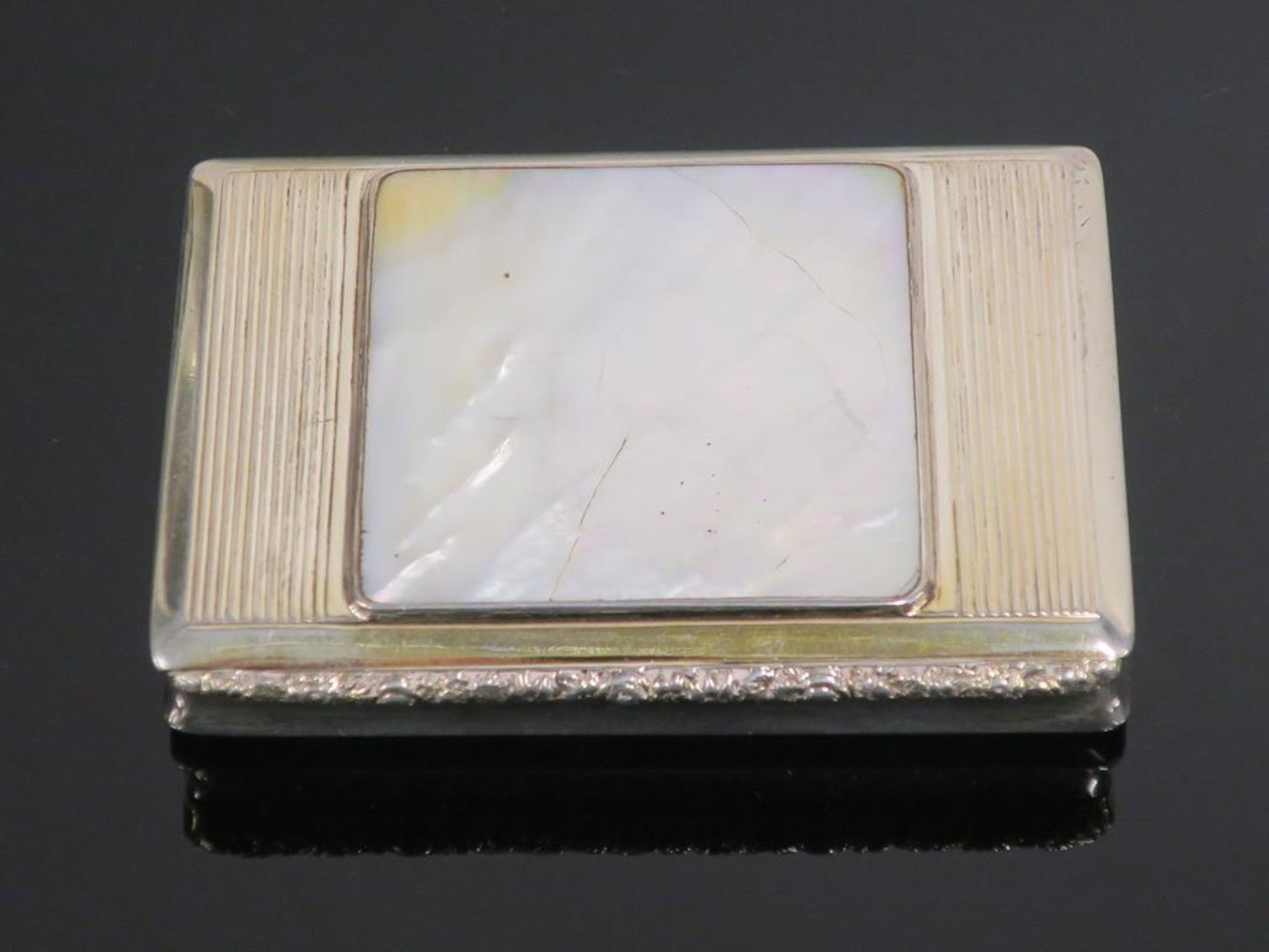 An Austro Hungarian Silver Snuff Box (Prague Assay Marks) (est £150-£300)