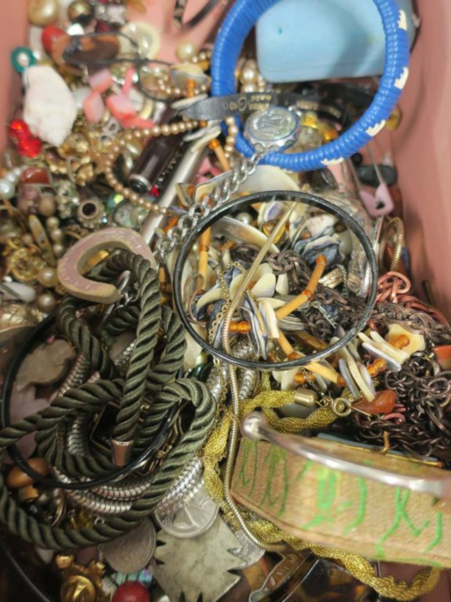 A very large collection of vintage costume Jewellery to include a Russian style past Headdress - Image 3 of 11