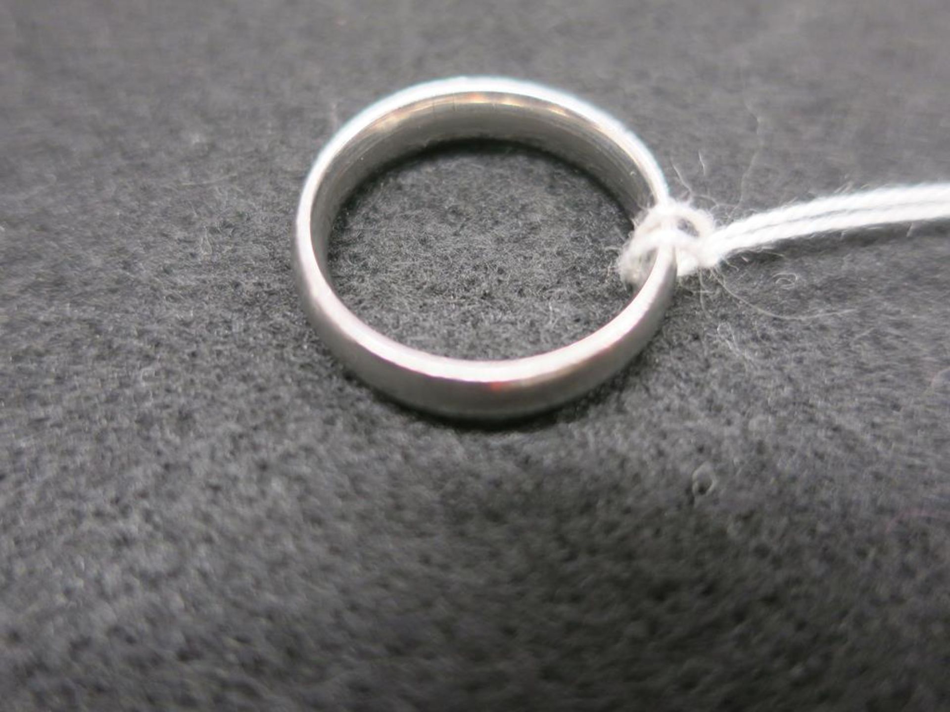 A large White Gold plated Ring (tests as Gold) size U (est. £35-£70) - Image 2 of 2