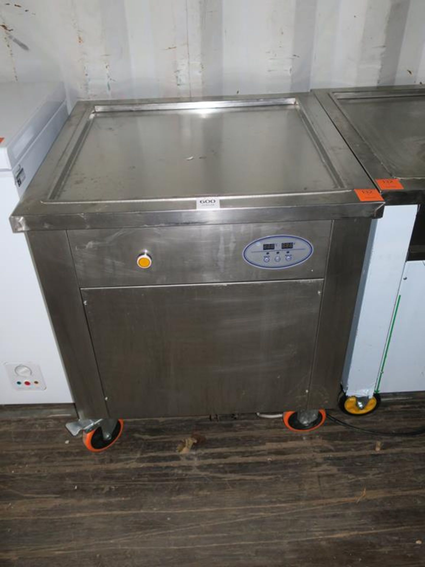 * A Thai Single Square Pan Ice Cream Cold Plate Ice Cream Machine CBJF-IDA. Please Note there is