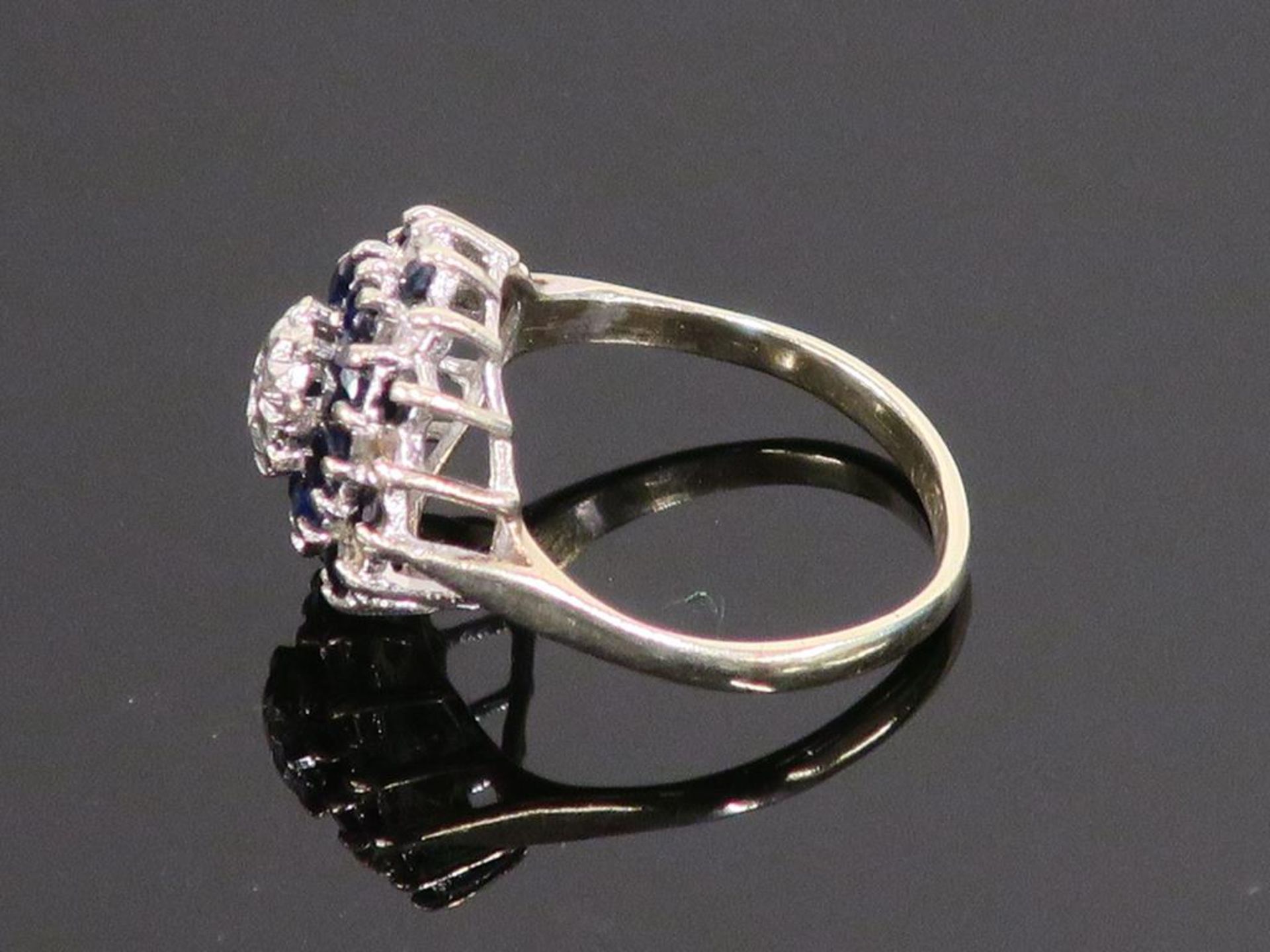 A 9ct Gold, Diamond and Sapphire Ring (size 'N') (est £40-80) - Image 3 of 3