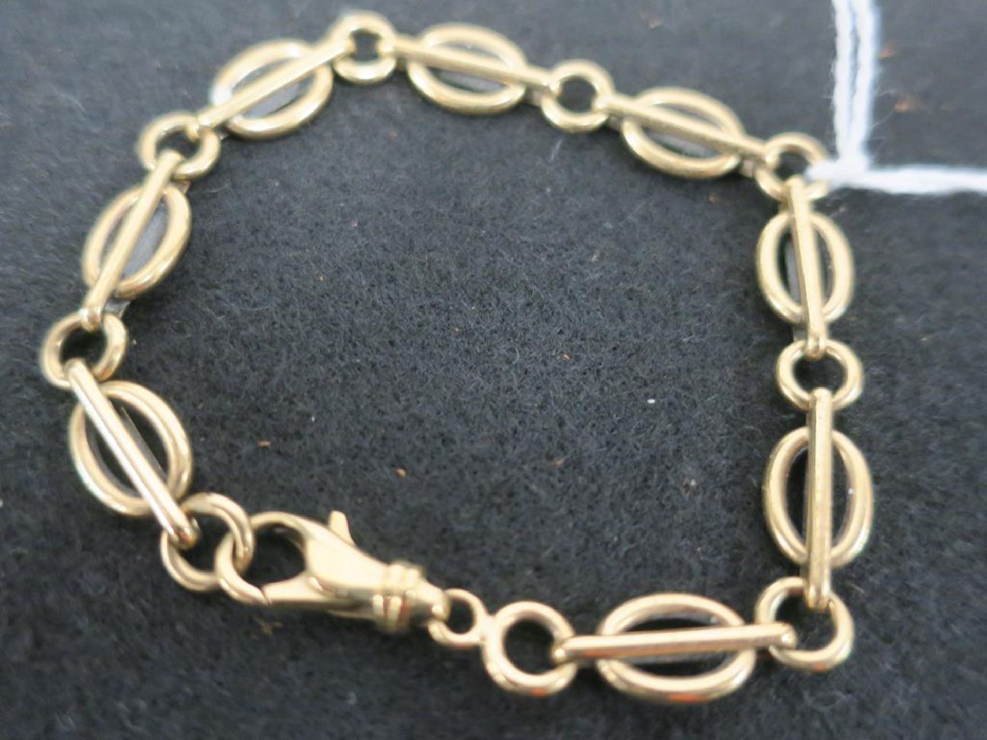 A 9ct Gold Chain Bracelet 16.5gms (est £120-£160)