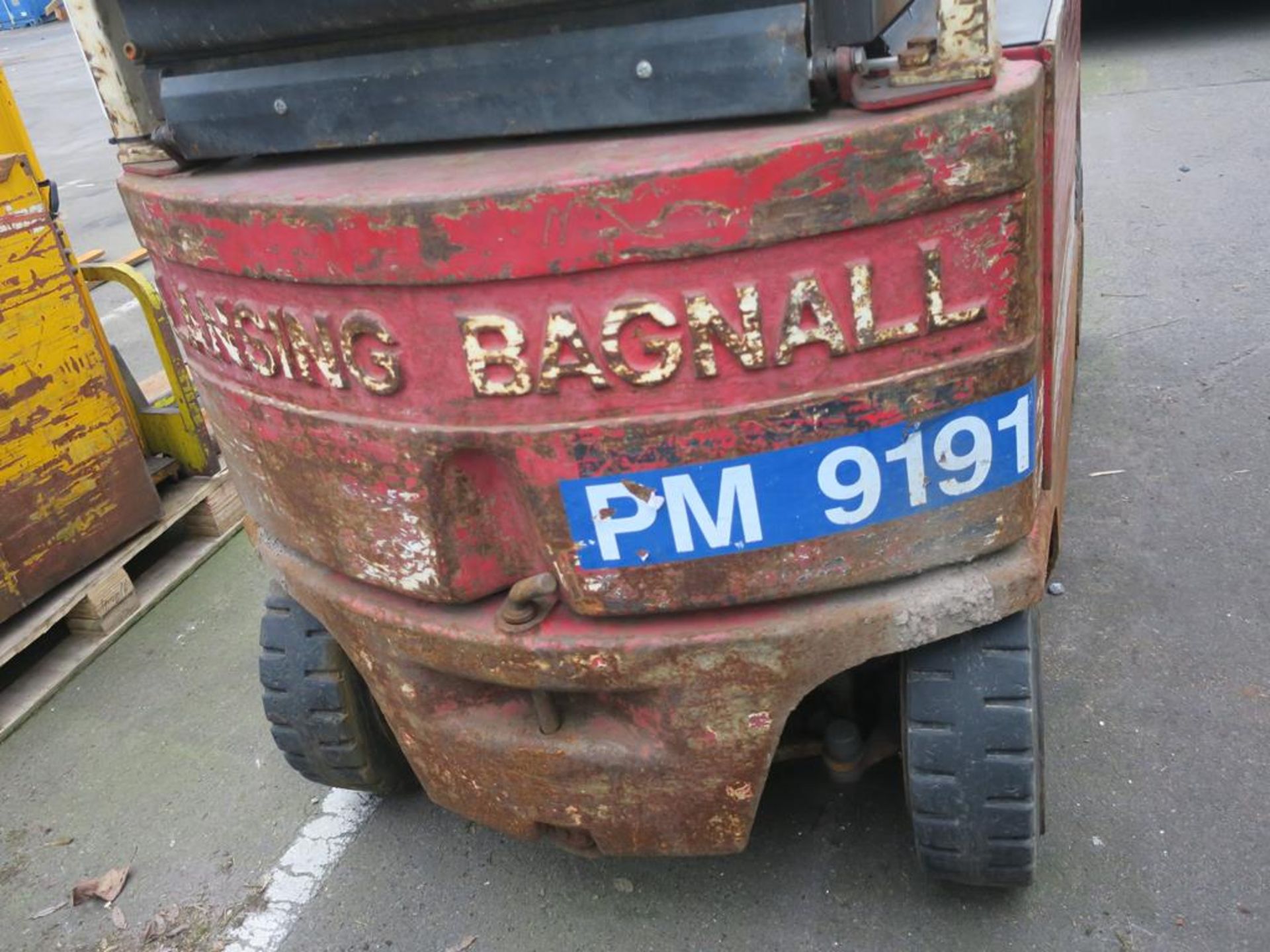 * Lansing Bagnall Electric Forklift with duplex mast, Spiegel automatic charger. Please note Buyer - Image 5 of 9