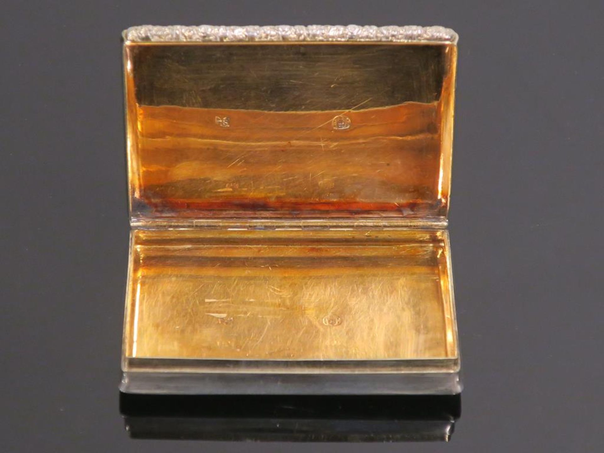An Austro Hungarian Silver Snuff Box (Prague Assay Marks) (est £150-£300) - Image 2 of 3