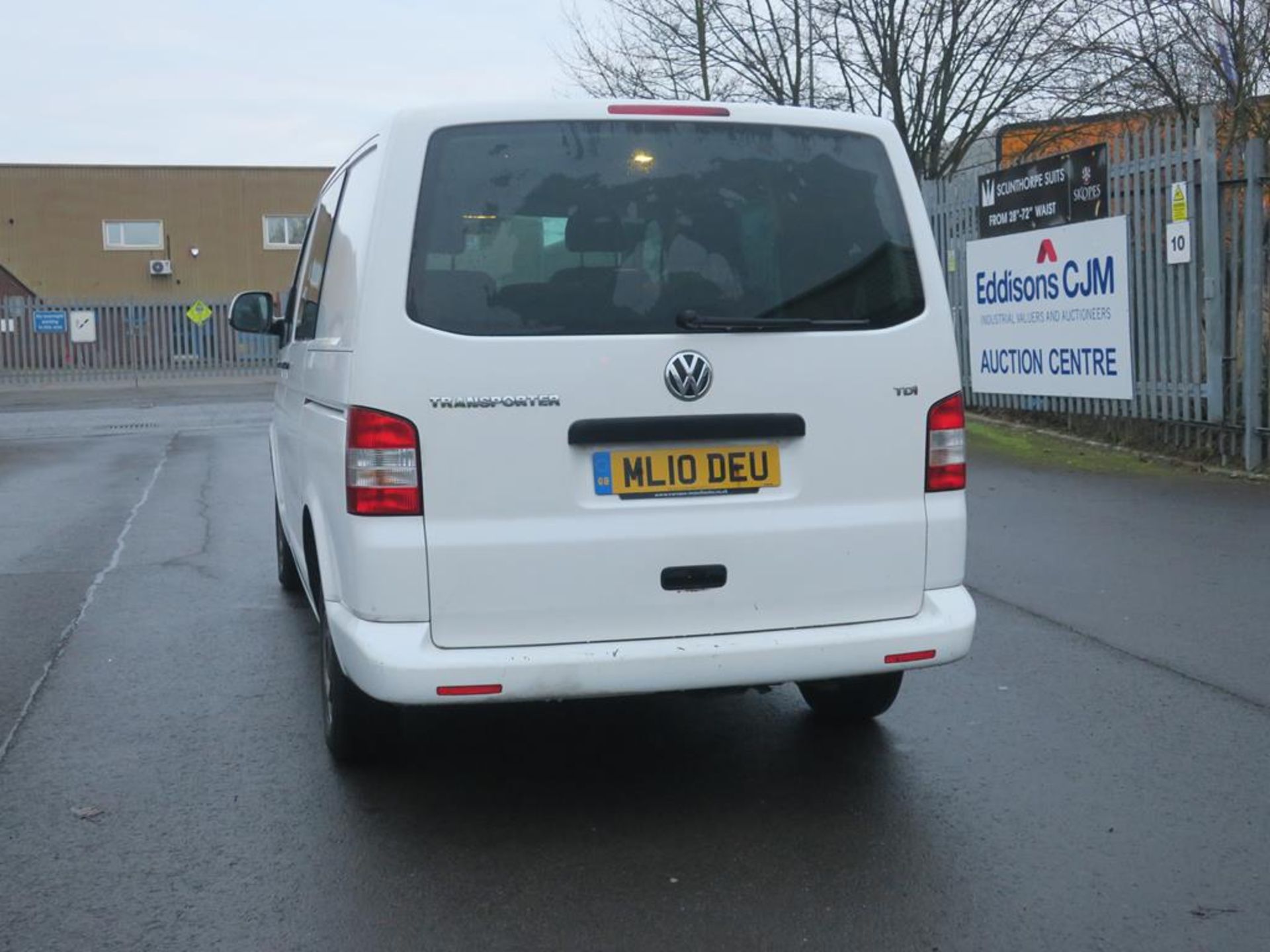 * 2010 Volkswagen Transporter T32 140 TDI SWB 1968cc Diesel 6 Seater, V5 Present, MOT Expires 20 - Image 6 of 22