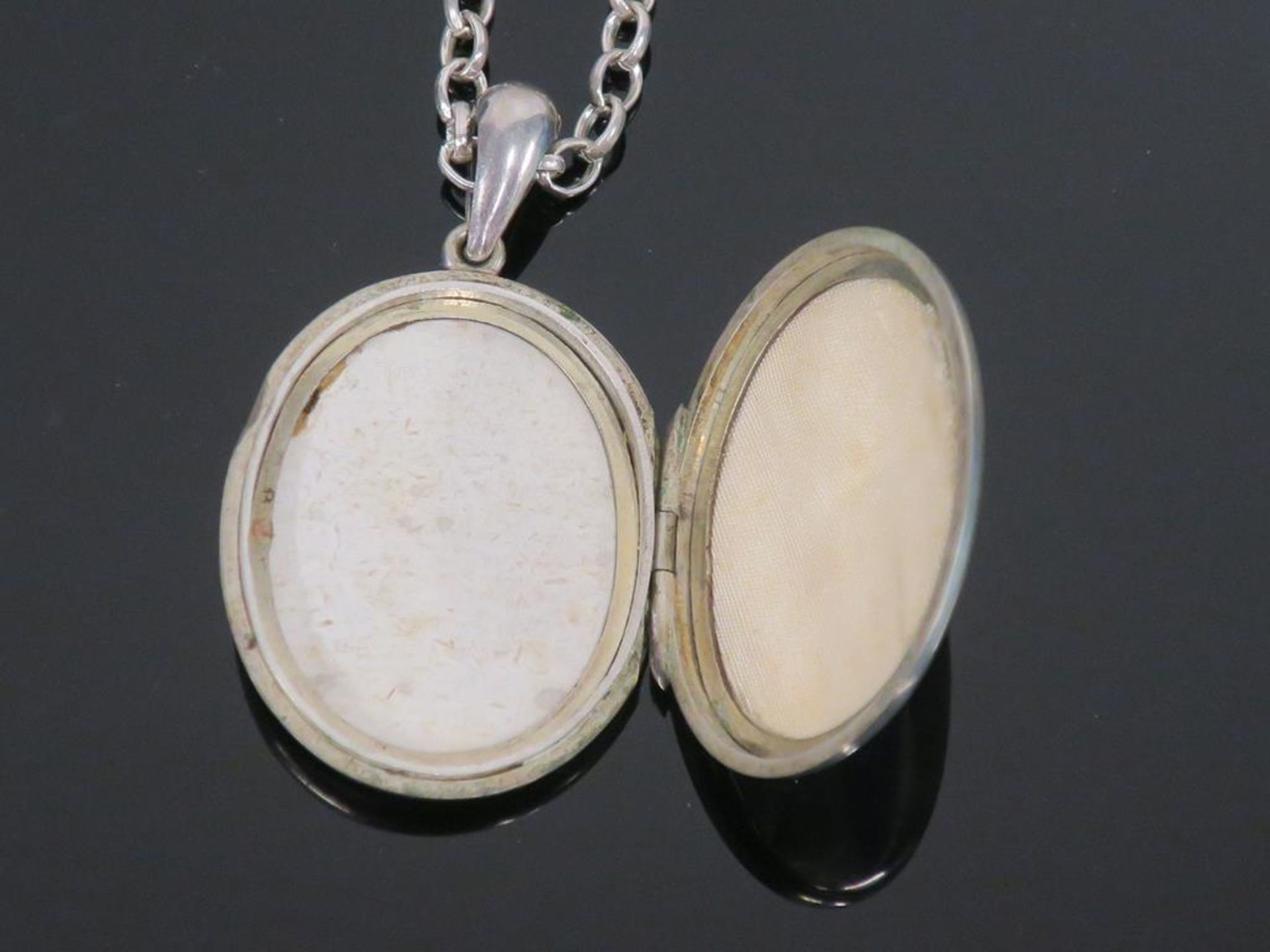 A Victorian Locket (tests as Silver Back and Front) on Later Chain, marked '925' and Tests as Silver - Image 3 of 4