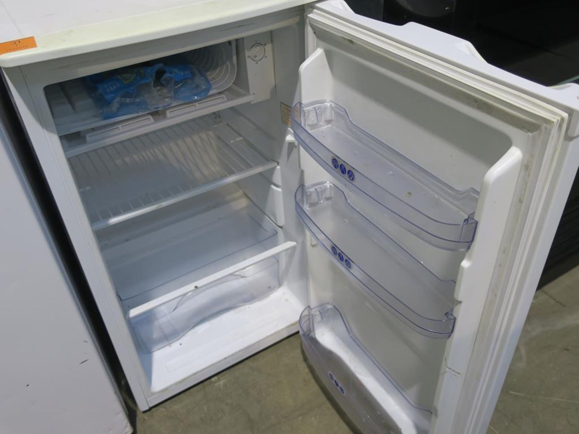 * 4 x Under Counter Fridges - Bild 9 aus 9