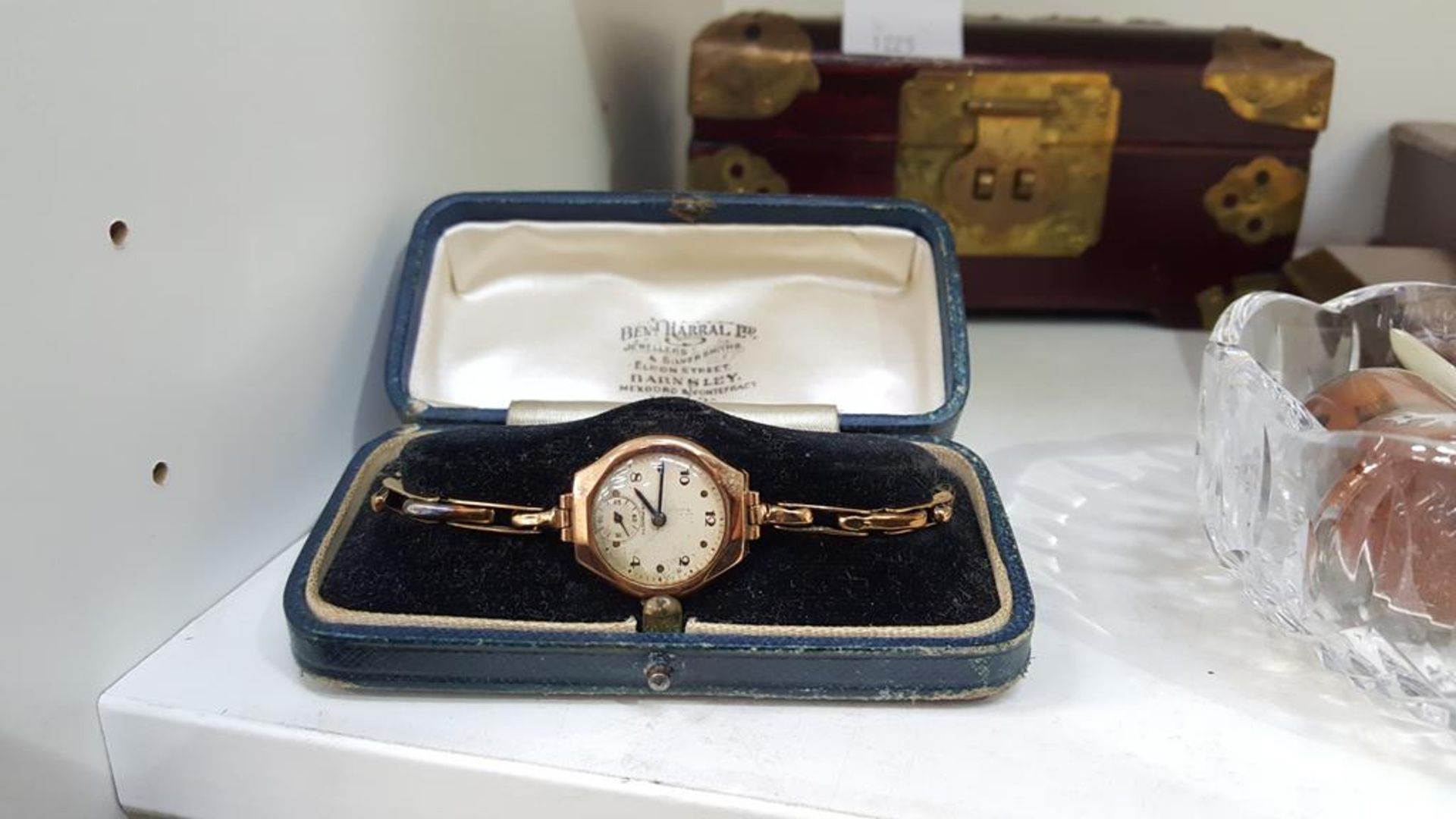 A shelf of assorted items to include a 9ct Gold Wristwatch (plated bracelet), Silver Pocket Watch ( - Image 2 of 6