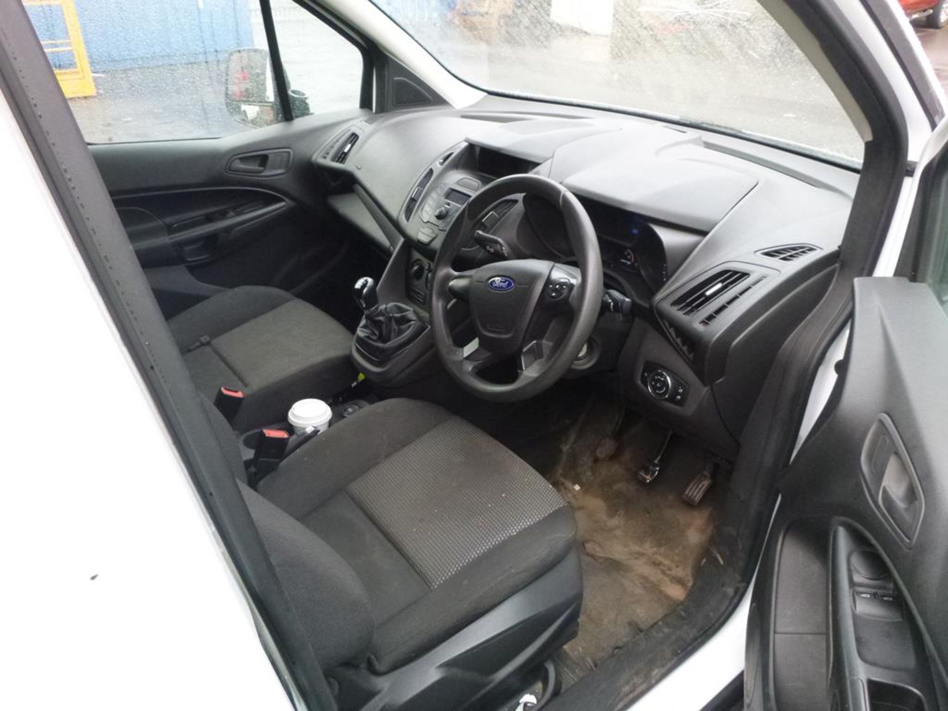 * 2015 Ford Transit Connect 200 1560cc Diesel Rear and Side Doors Fitted with High Secruity Locks - Image 5 of 10