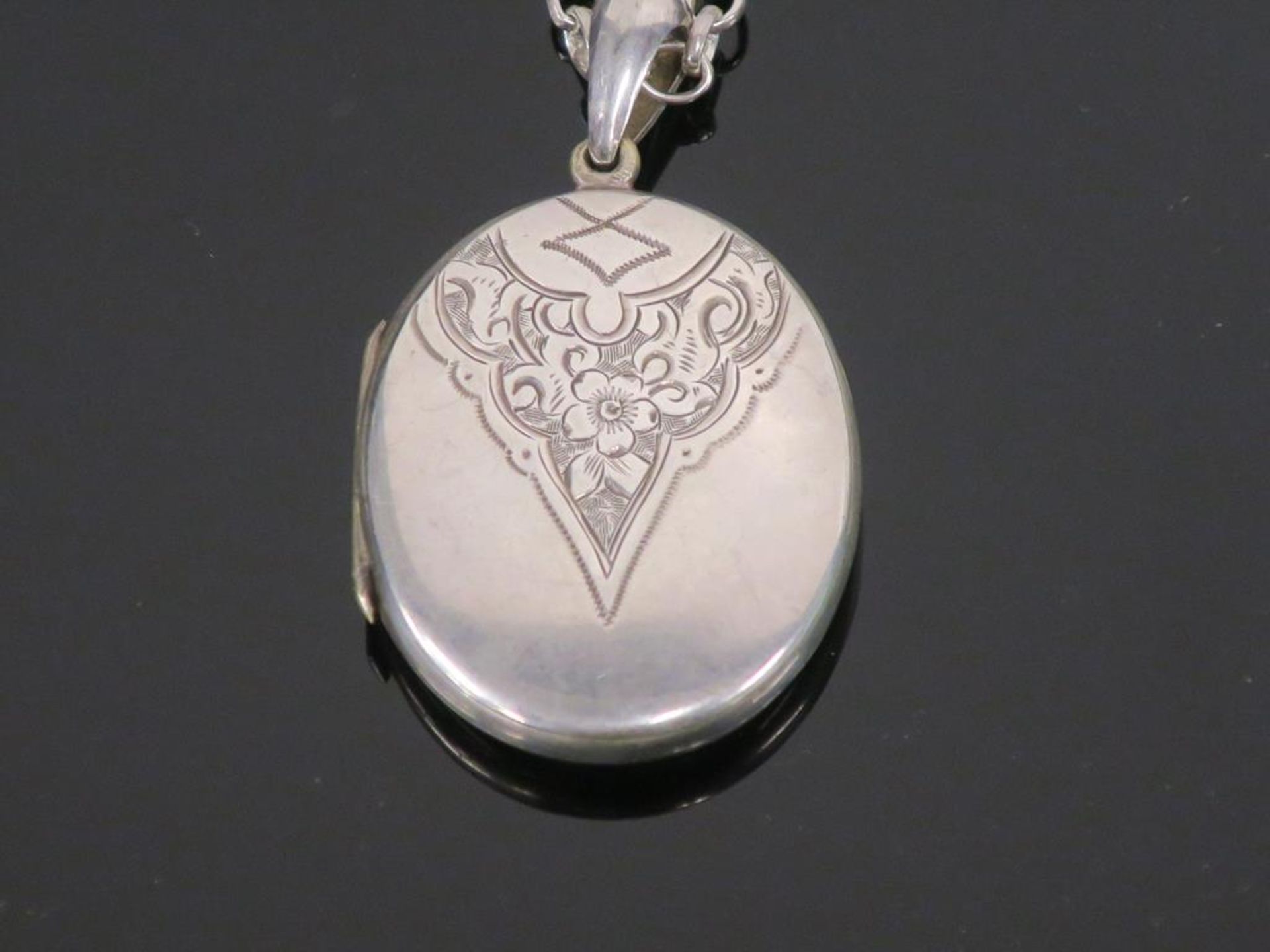 A Victorian Locket (tests as Silver Back and Front) on Later Chain, marked '925' and Tests as Silver - Image 2 of 4