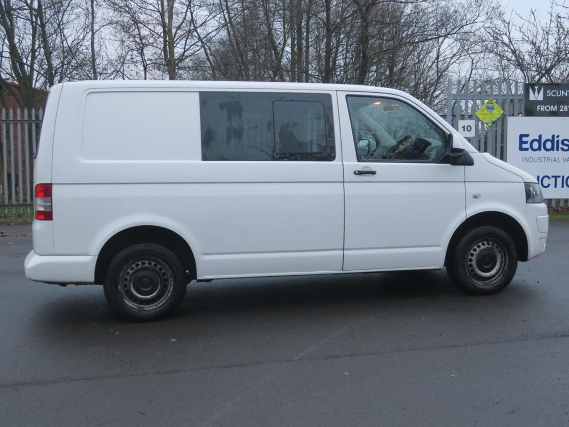 * 2010 Volkswagen Transporter T32 140 TDI SWB 1968cc Diesel 6 Seater, V5 Present, MOT Expires 20 - Image 11 of 22