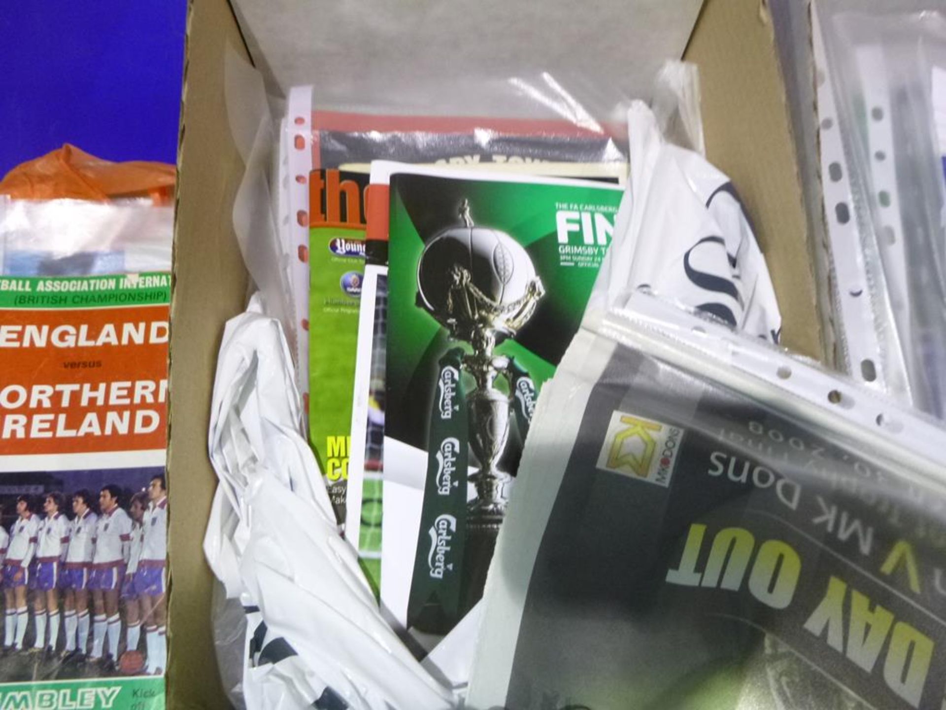 Two Boxes of Football Match Day Programmes (est £20-£40) - Bild 7 aus 22