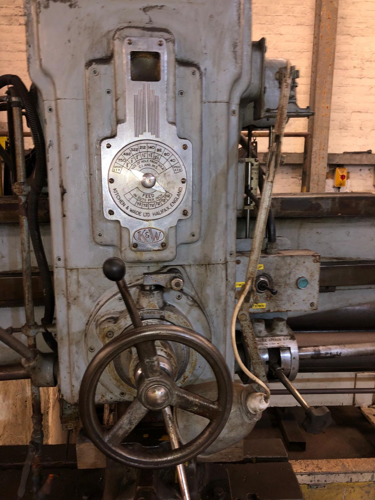 * Kitchen & Wade Radial Arm Drill A Kitchen & Wade Type E26 Radial Arm Drill S/N 17246 c/w Tee - Bild 4 aus 4