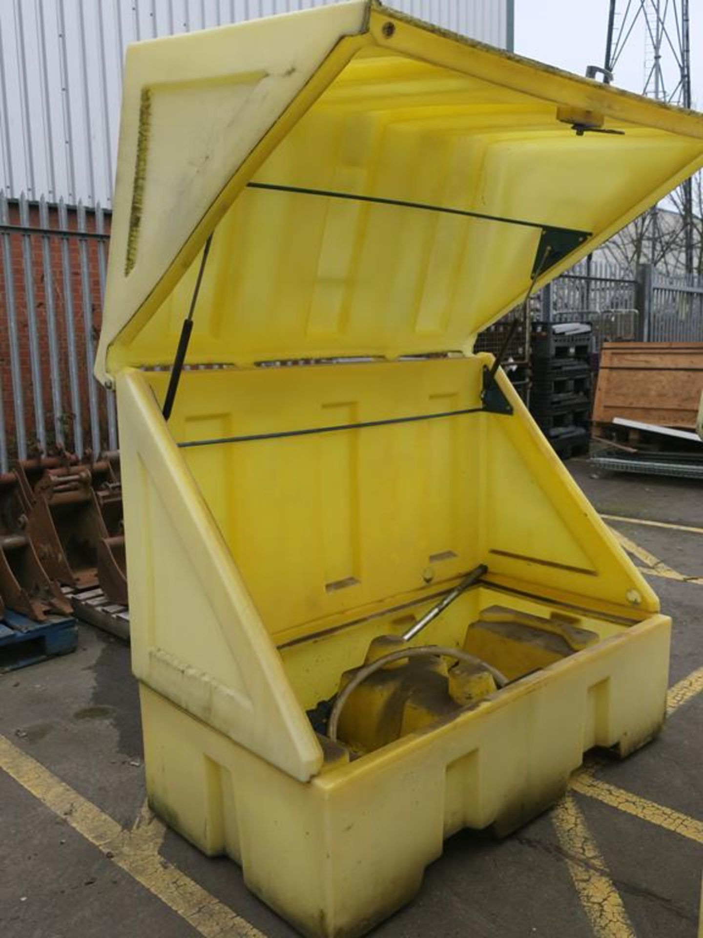 * Bunded Oil Store. Please note there is a £5 plus VAT Lift Out Fee on this lot. - Image 2 of 2