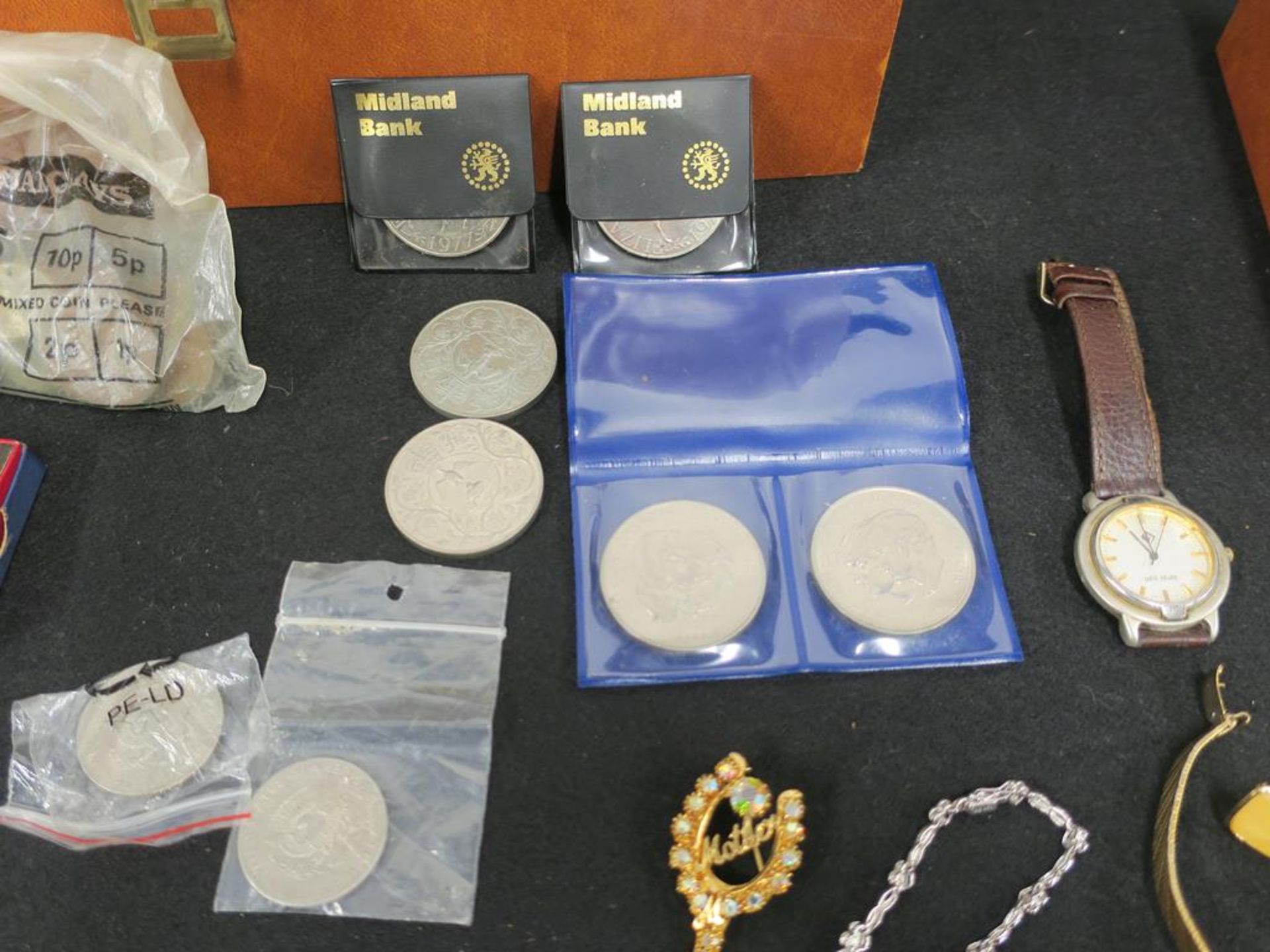 Miscellaneous Costume Jewellery, Wristwatches and Coins to include 9ct Gold Dress Ring, Boxed Rotary - Image 9 of 9