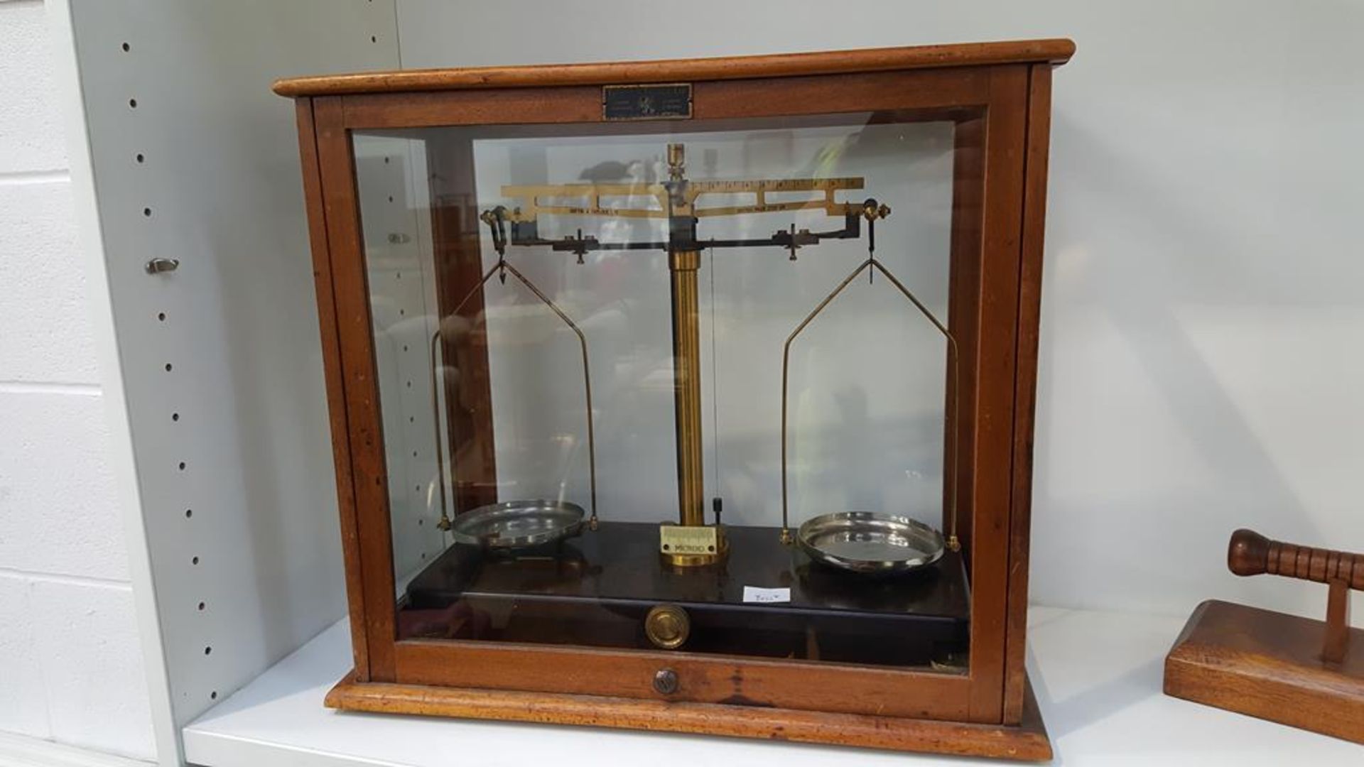 A Griffin & Tatlock set of brass Counter-Balance Scales in Display Case (est £40-£60)