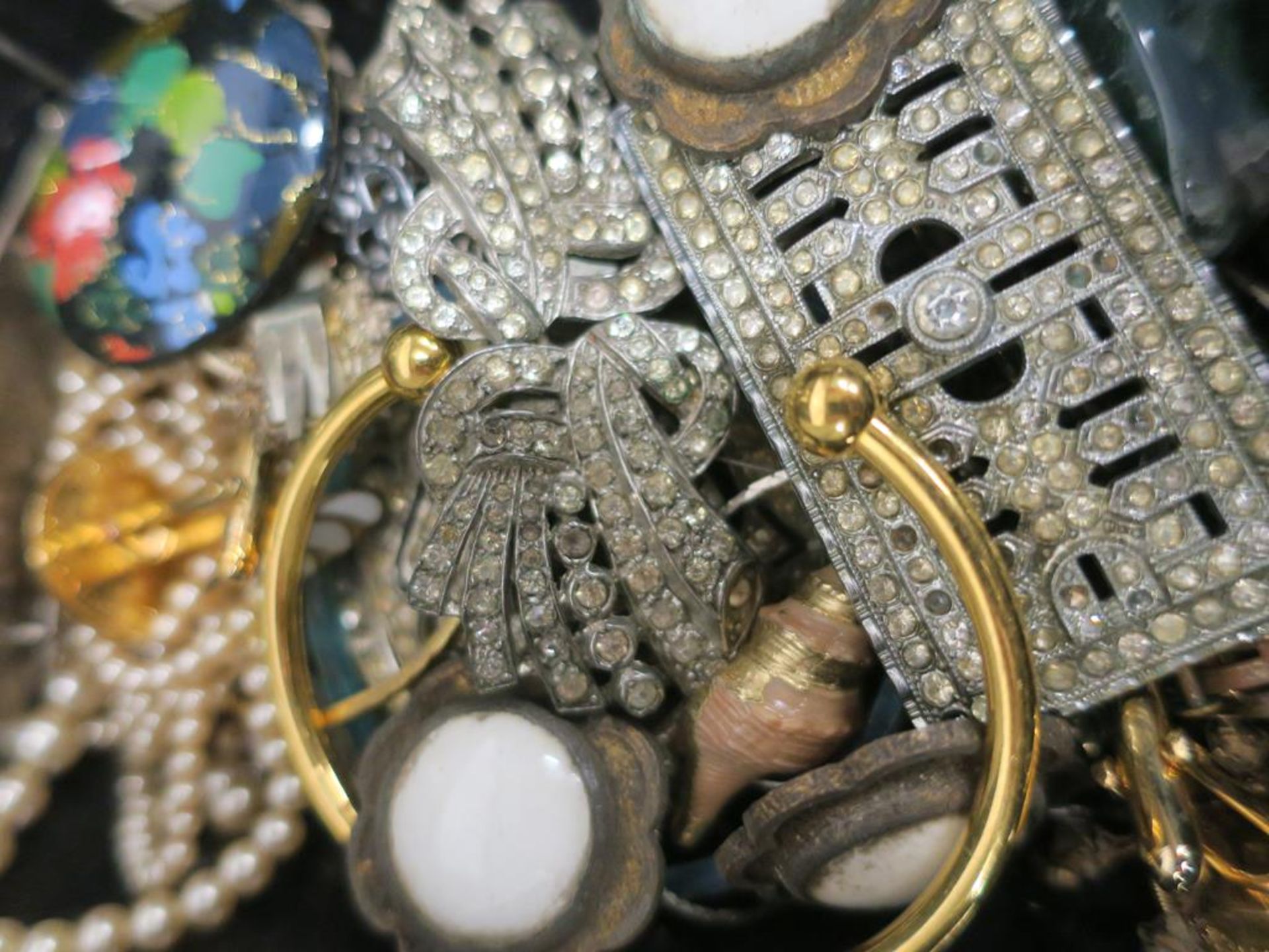A very large collection of vintage costume Jewellery to include a Russian style past Headdress - Image 5 of 11