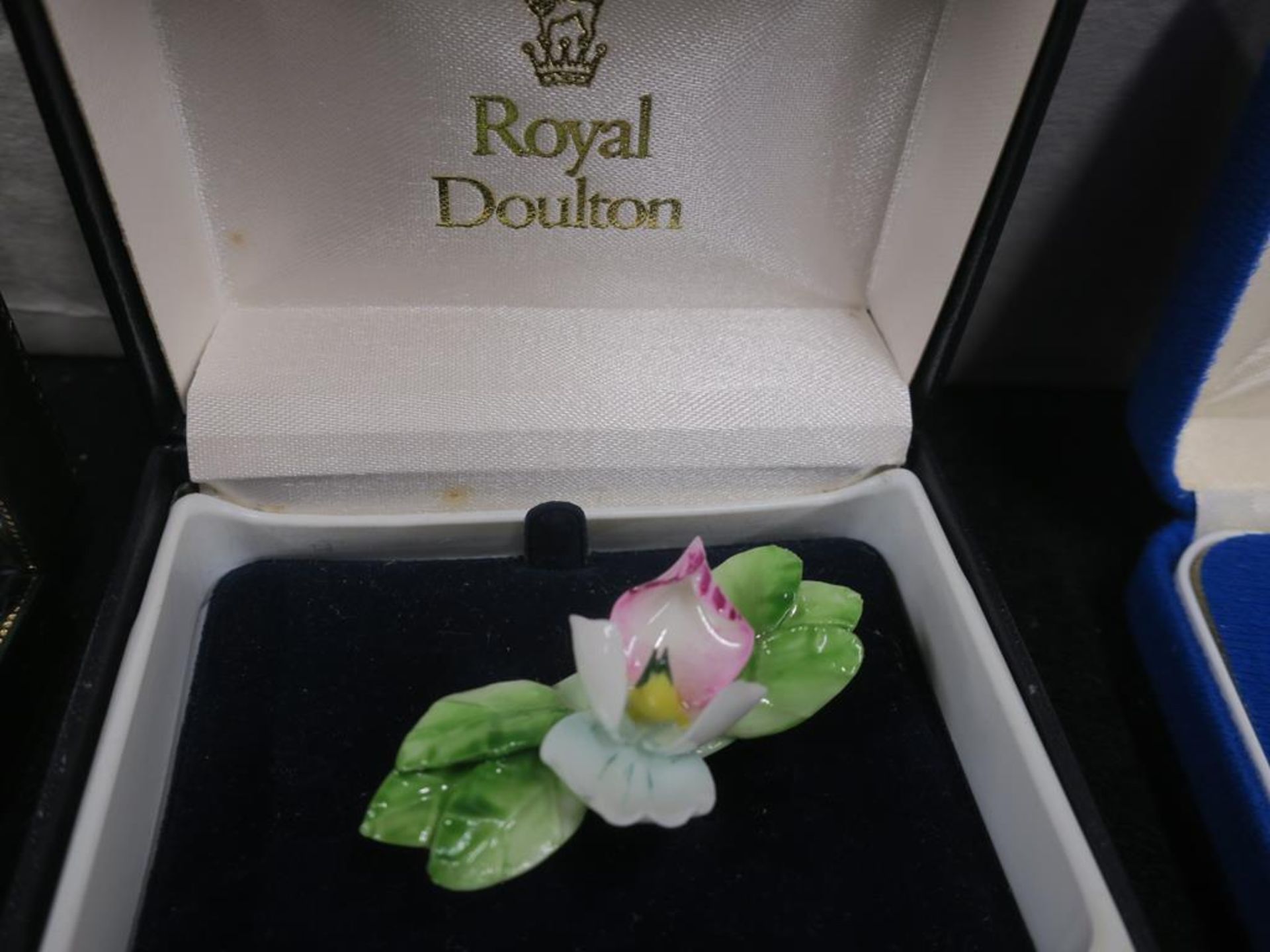 A box to include vintage costume Jewellery with a large collection of Ear Clips (some signed) ( - Image 3 of 6