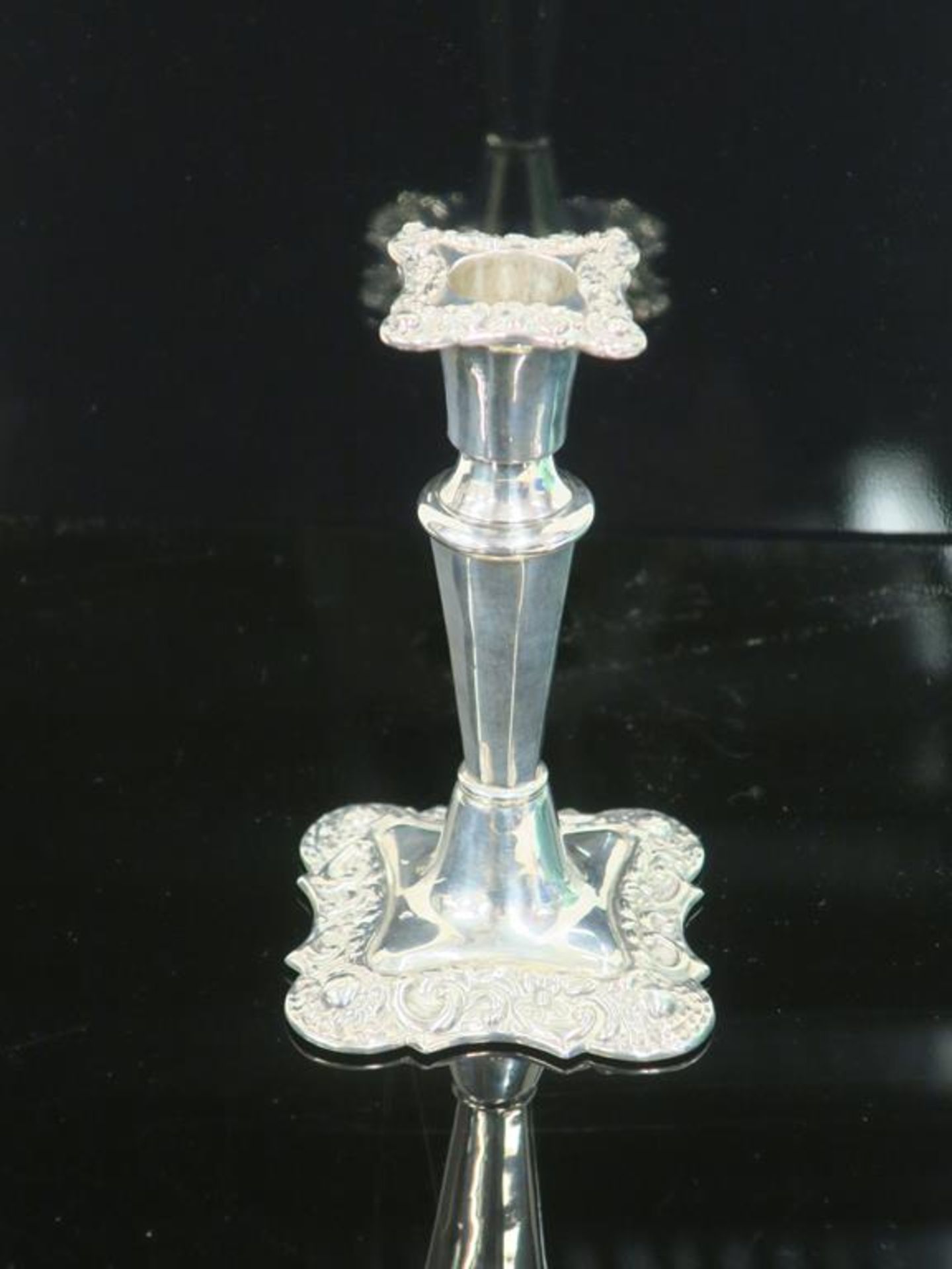 A Pair of Antique Silver Candle Sticks (London 1902) (2) (est £120-£180) - Image 3 of 3