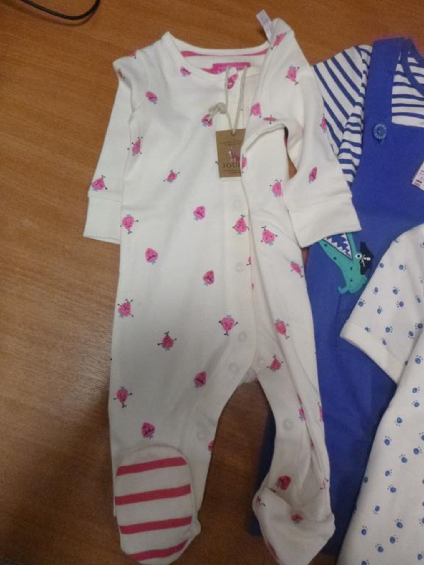 Qty of Babies All-In-one Suits, sizes 0-3mths - 18-24mths. Also 2 part sets, sizes 0-3mths - 18- - Image 2 of 9