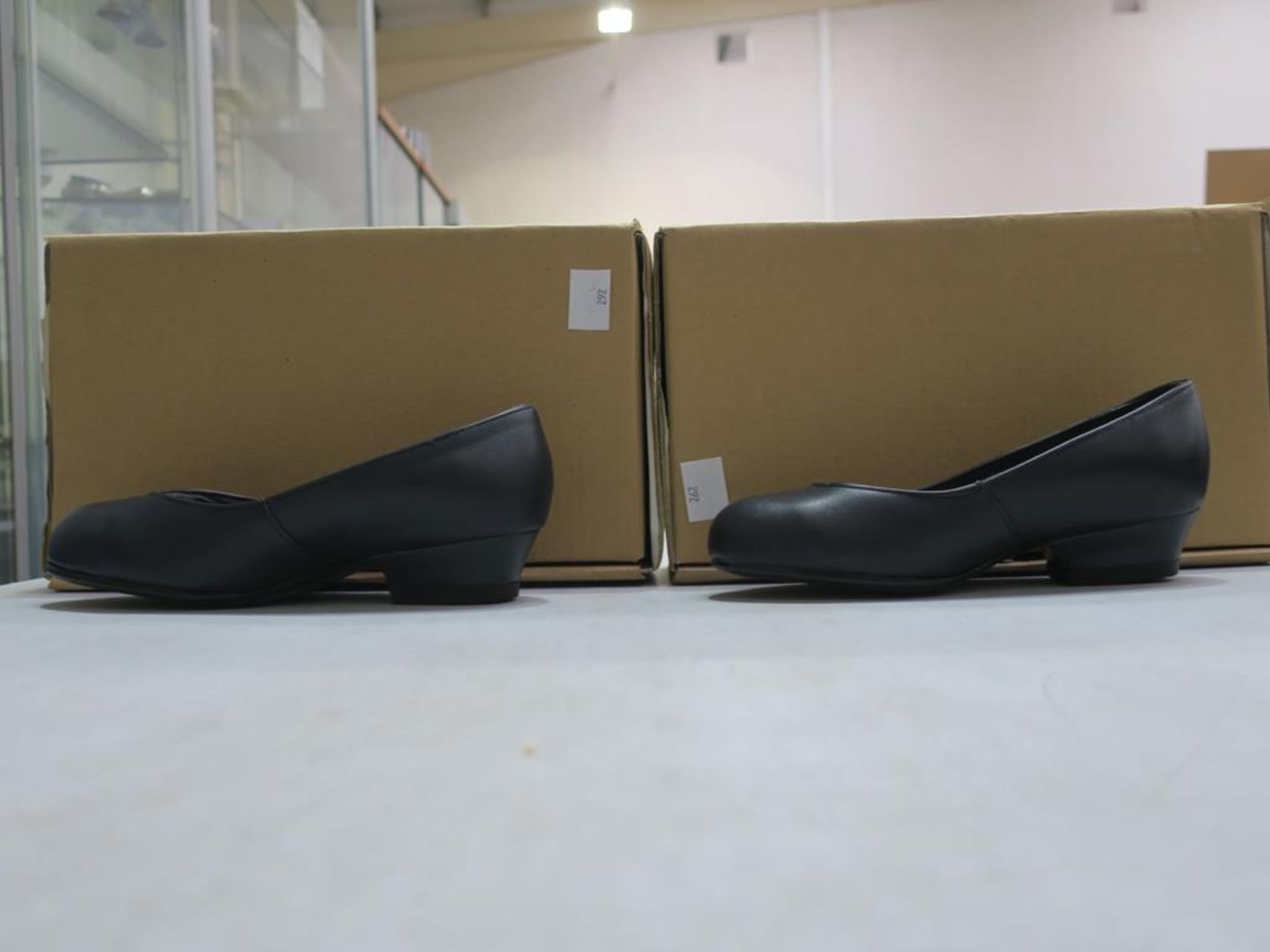 * Two pairs of new/boxed Arco Footwear: a pair of Ladies Black Leather Shoes size 3 and a pair of - Bild 4 aus 15