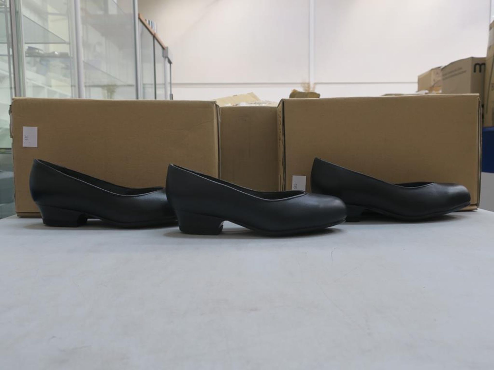 * Two pairs of new/boxed Arco Footwear: a pair of Ladies Black Leather Shoes size 3 and a pair of - Bild 14 aus 15