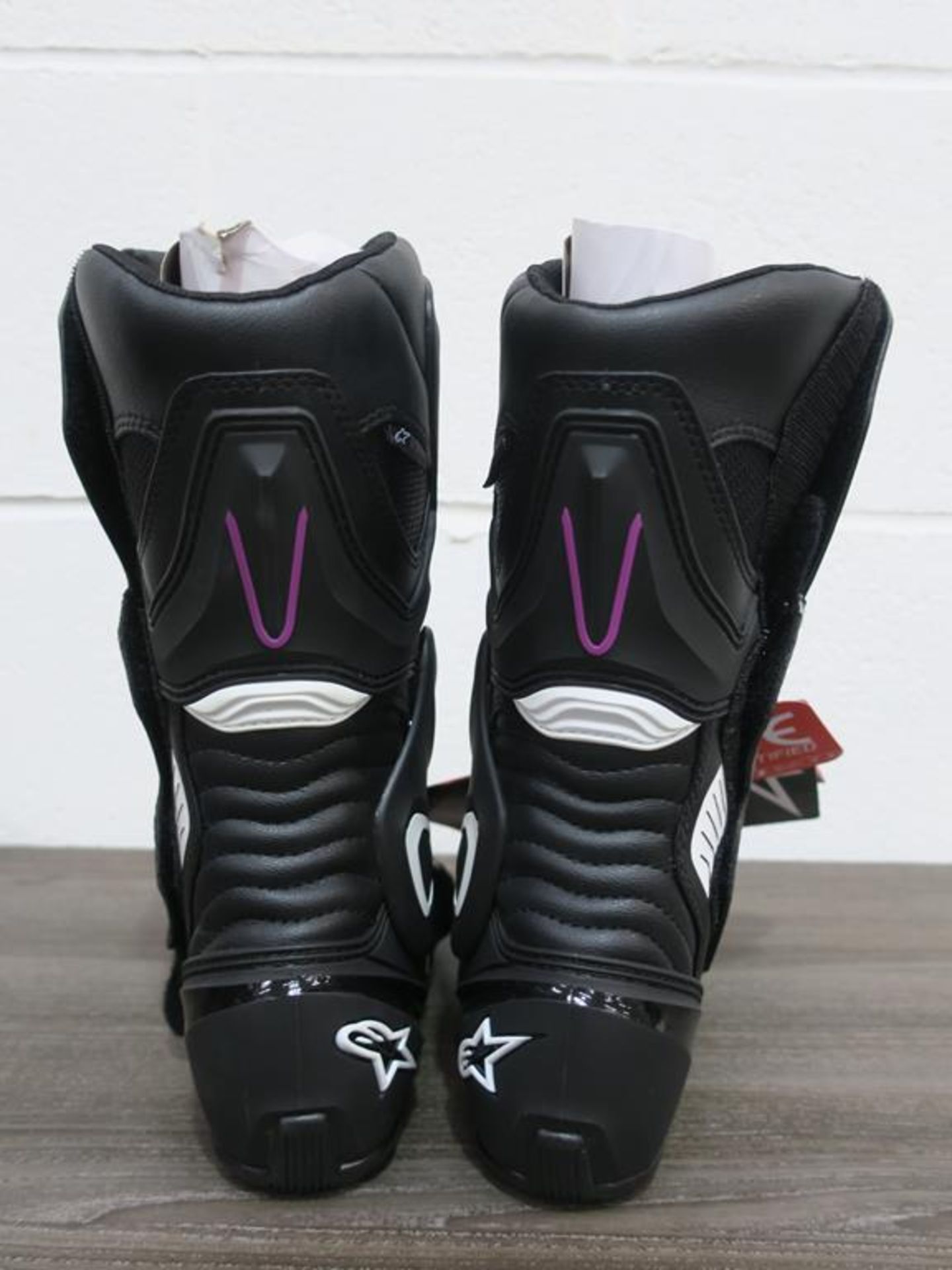 * AlpineStars Stella SMX-6 V2 DS Blk/Wht Fuchsia Boots Euro Size 36 (RRP £169.99) - Image 4 of 4