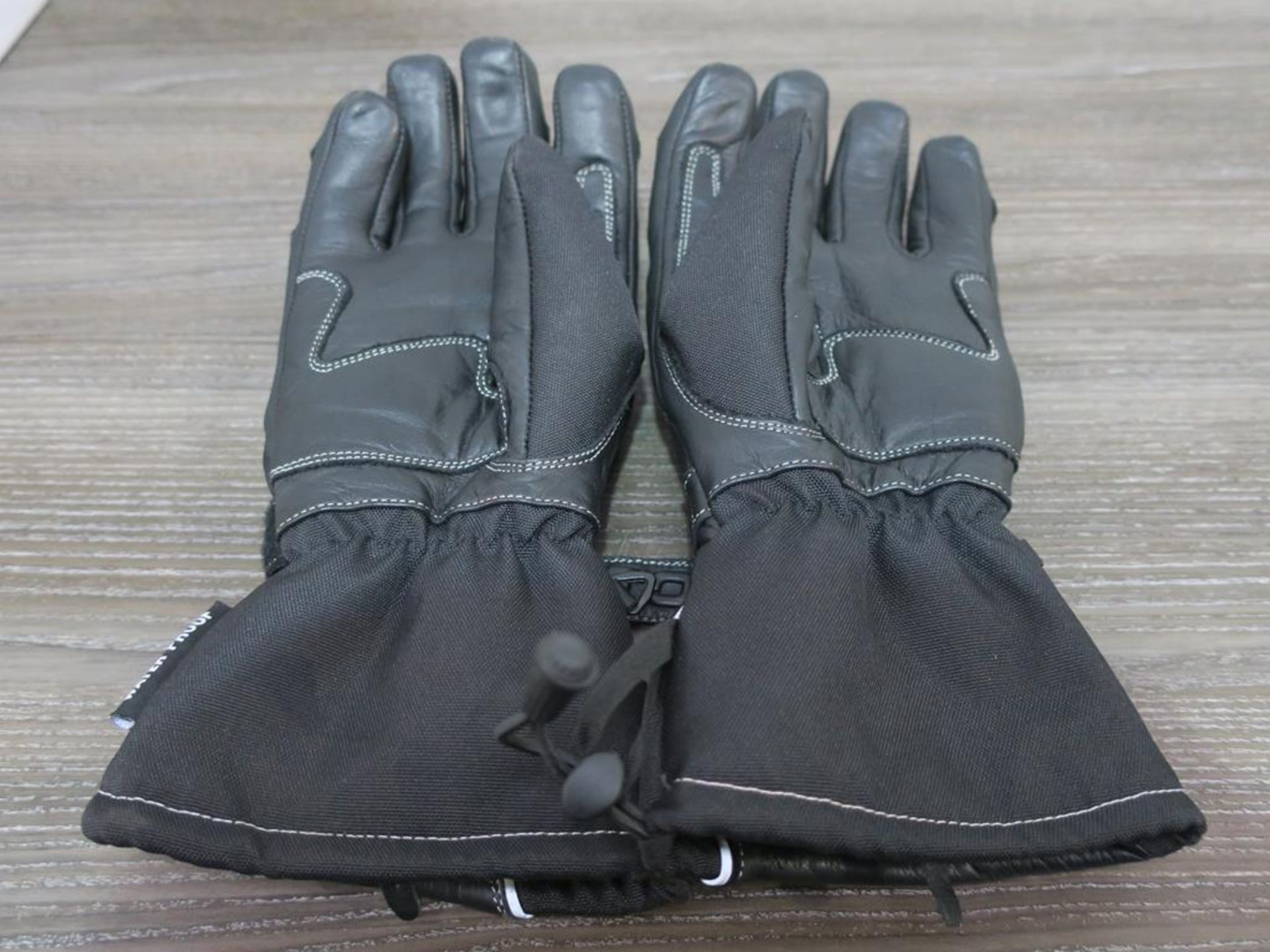 * A Box to include Four Pairs of Motorcycle Gloves, A Pair of Spidi On Track Gloves in Black (H2OUT) - Image 5 of 10