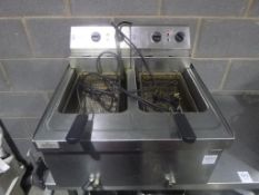 * A Parry Stainless Steel 240V Twin Fryer NPDF3