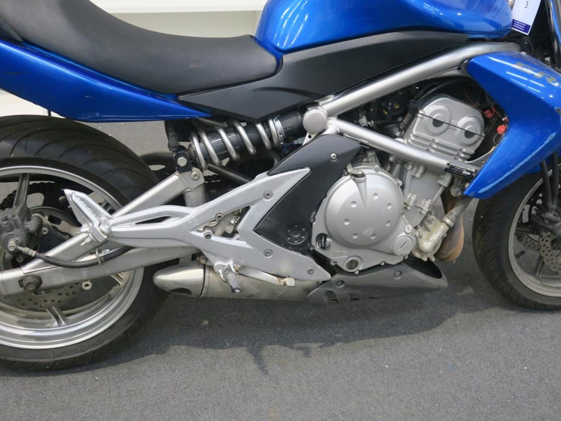 * A Kawasaki (Blue) ER-6n 649cc petrol Motorbike (untaxed); MOT history passes since 2011; date of - Image 10 of 14