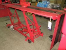 * A Hydraulic Motorcycle Lift Max Load 1000lb (454kgs), (Front Wheel Vice in Need of Repair). Please