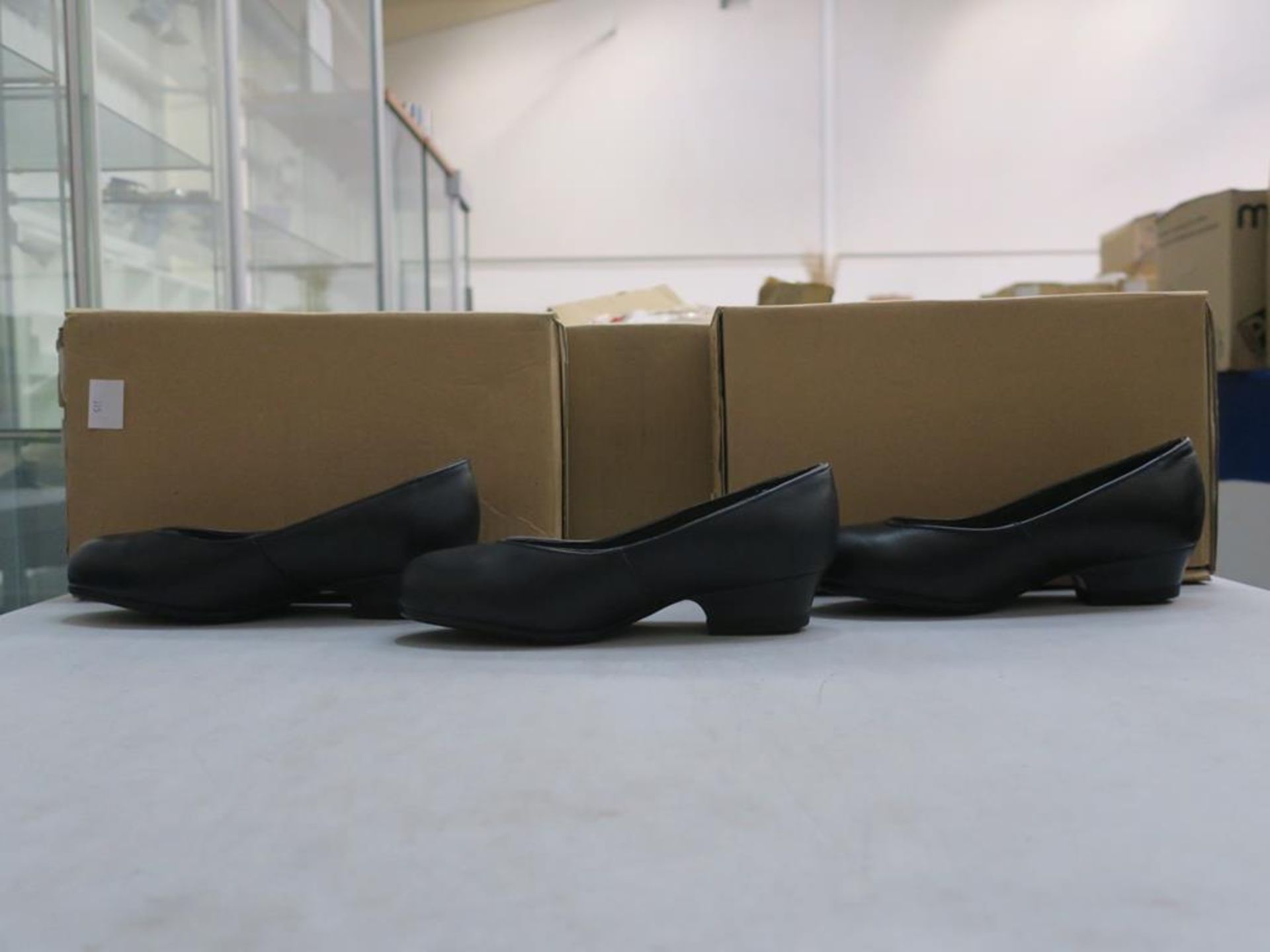 * Two pairs of new/boxed Arco Footwear: a pair of Ladies Black Leather Shoes size 3 and a pair of - Bild 13 aus 15