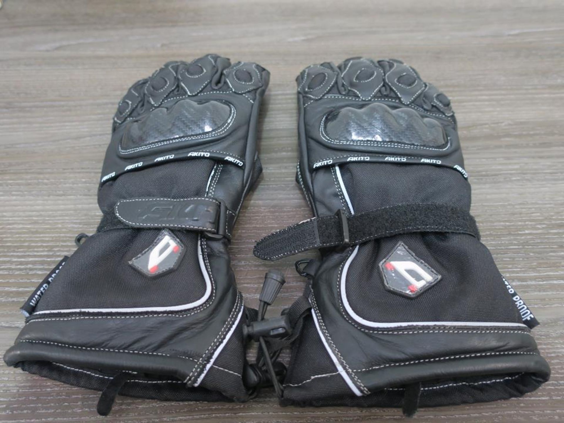 * A Box to include Four Pairs of Motorcycle Gloves, A Pair of Spidi On Track Gloves in Black (H2OUT) - Image 4 of 10