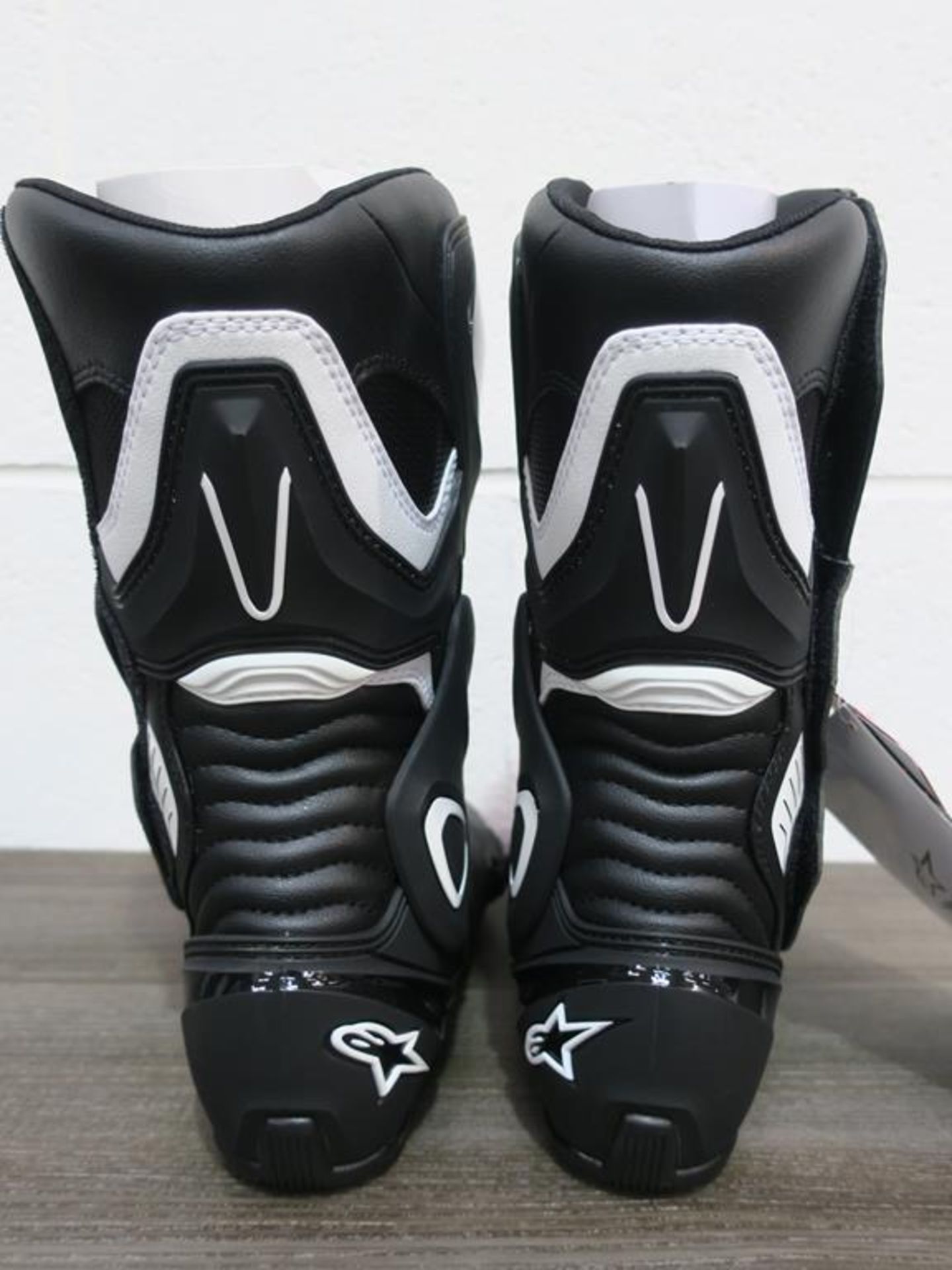 * AlpineStars Stella SMX-6 V2 Black/White Boots Euro Size 39 (RRP £180.49) - Image 4 of 4