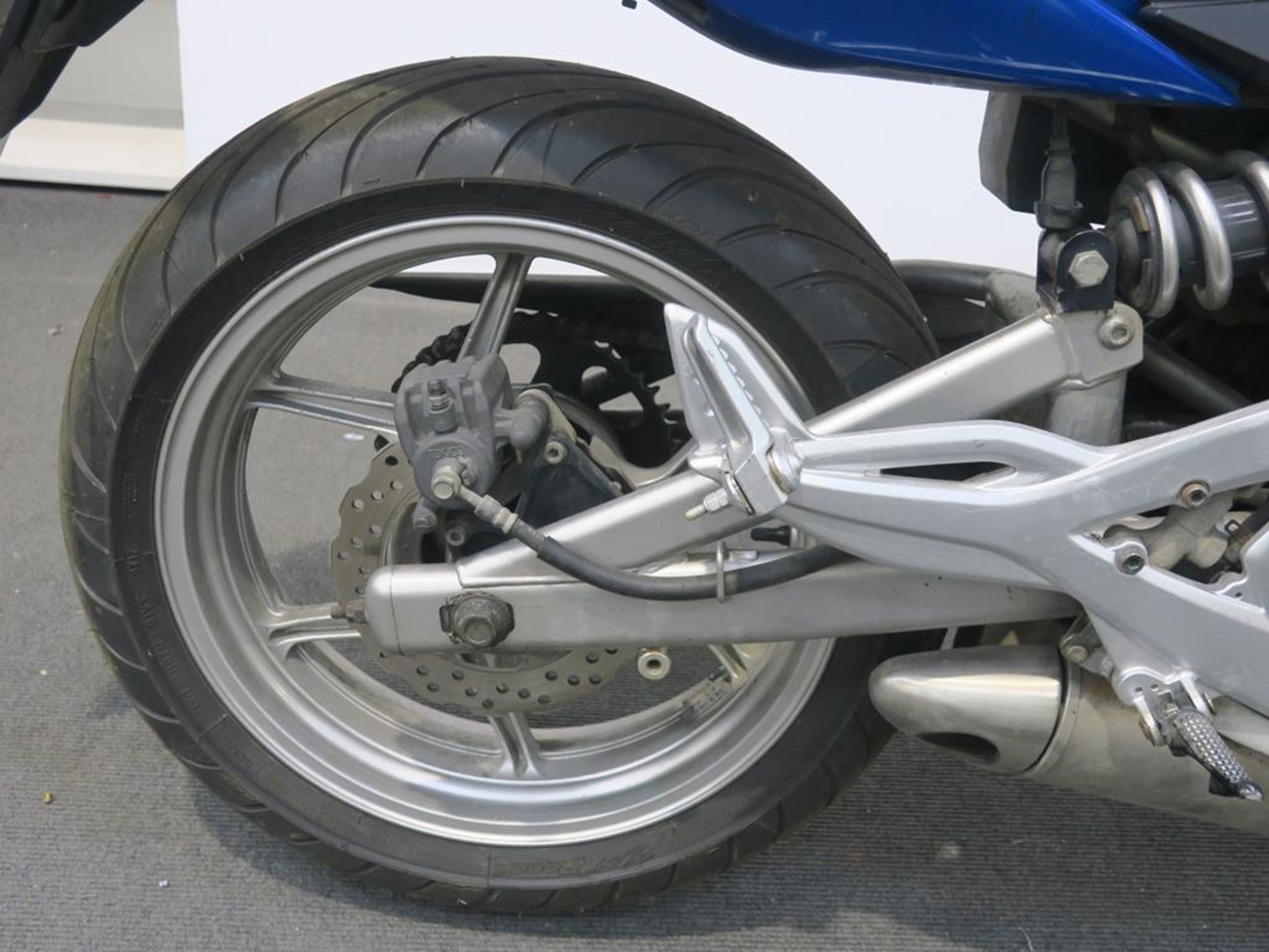 * A Kawasaki (Blue) ER-6n 649cc petrol Motorbike (untaxed); MOT history passes since 2011; date of - Image 6 of 14