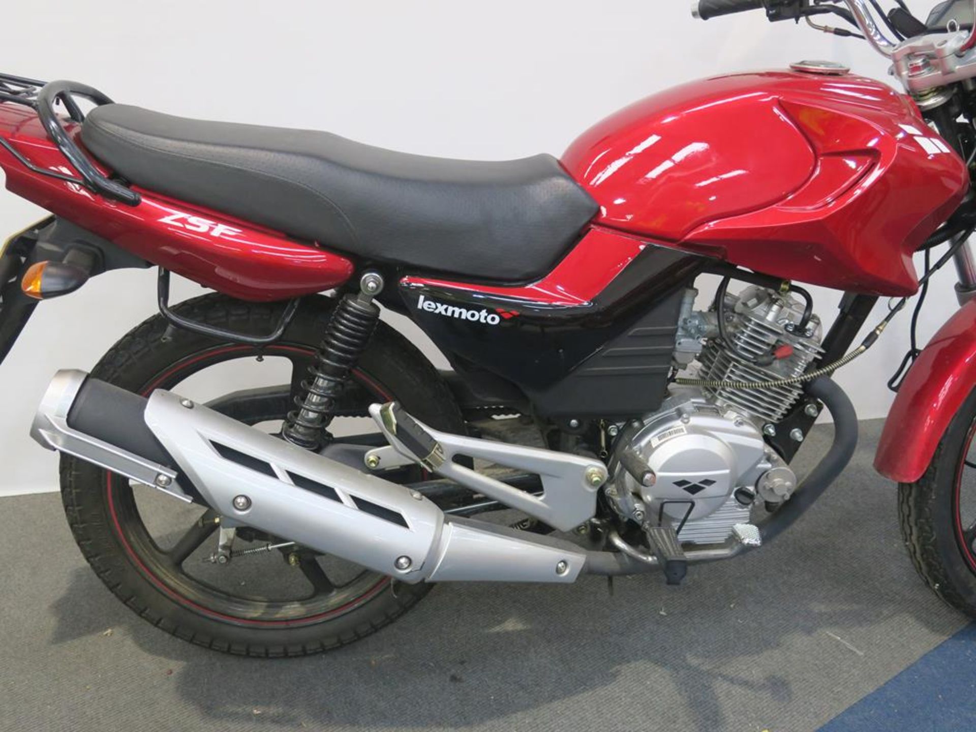 * A Lexmoto (Red) ZSF 123cc Motorbike petrol (untaxed) date of registration December 2016; Reg - Image 10 of 13