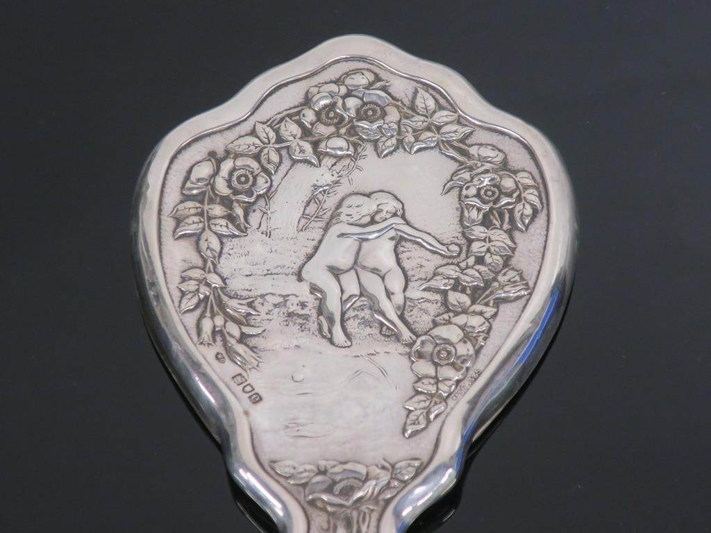 This is a Timed Online Auction on Bidspotter.co.uk, Click here to bid. A Victorian Silver Hand - Image 3 of 4