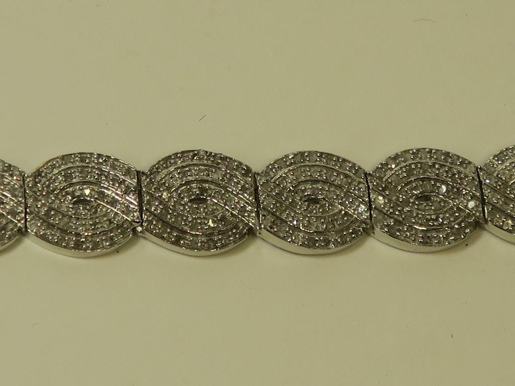 This is a Timed Online Auction on Bidspotter.co.uk, Click here to bid. A Multi Diamond Encrusted - Image 4 of 5