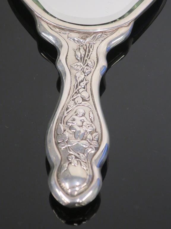 This is a Timed Online Auction on Bidspotter.co.uk, Click here to bid. A Victorian Silver Hand - Image 2 of 4