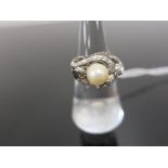 This is a Timed Online Auction on Bidspotter.co.uk, Click here to bid. A Cultured Pearl Ring