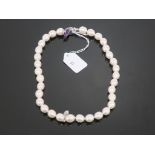 This is a Timed Online Auction on Bidspotter.co.uk, Click here to bid. * 9 Carat White Gold Pearl