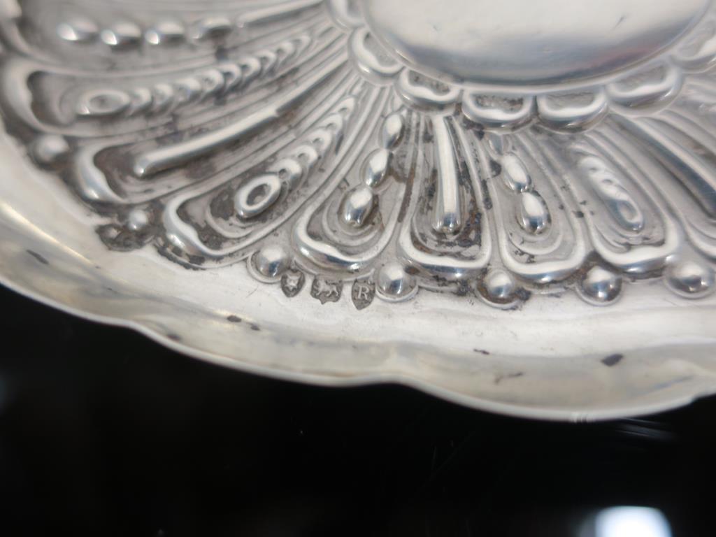 This is a Timed Online Auction on Bidspotter.co.uk, Click here to bid. An Embossed Antique Silver - Image 3 of 3