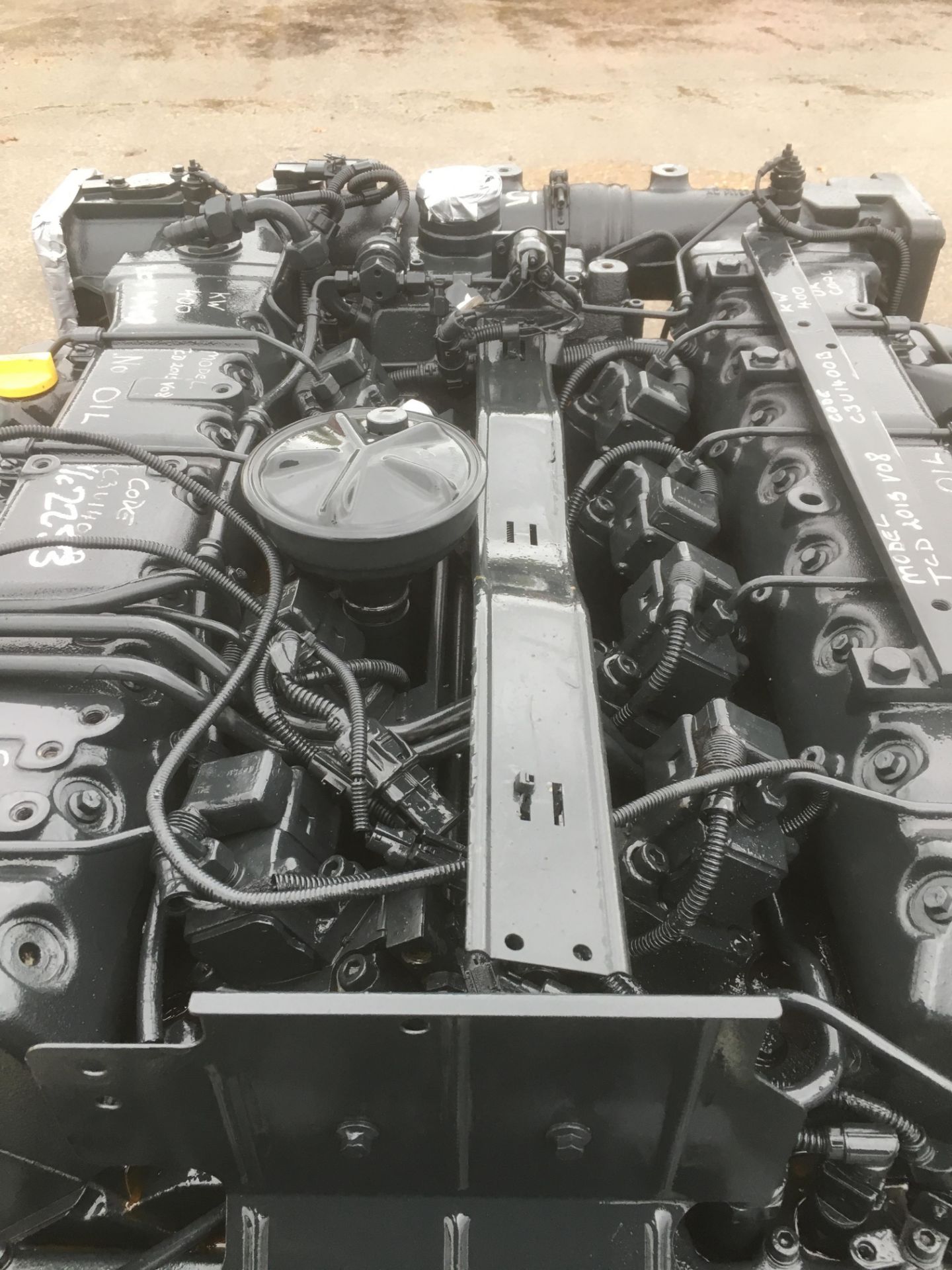 * Deutz TCD 2015 V08 Diesel Engine (Unused). A Deutz Model TCD 2015 V08 V8 Diesel Engine; 400kW - Image 9 of 9