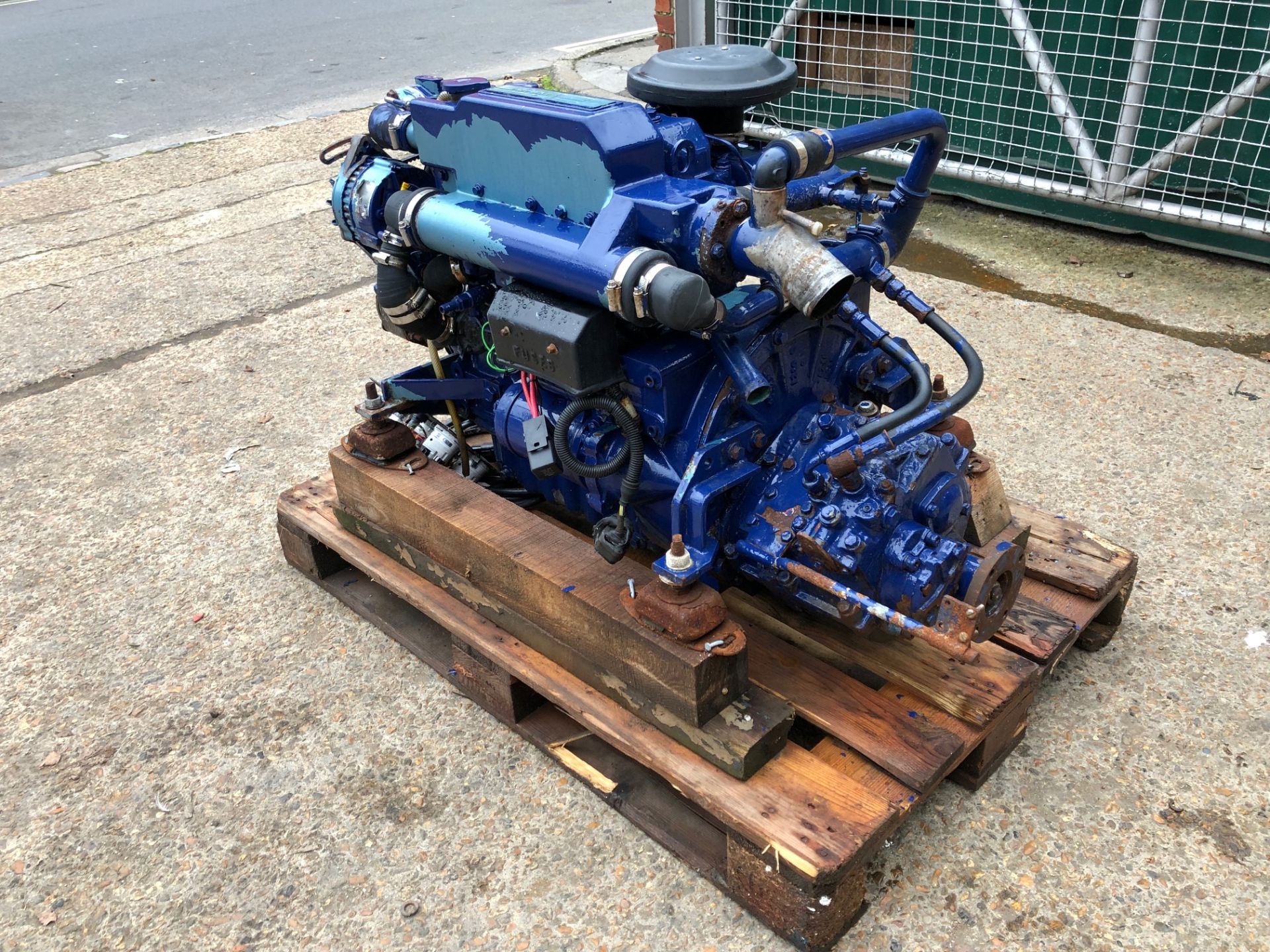 * Perkins M65/05 Marine Engine and Gearbox And Another Perkins Engine For Spares A Perkins M65/05 - Image 2 of 17