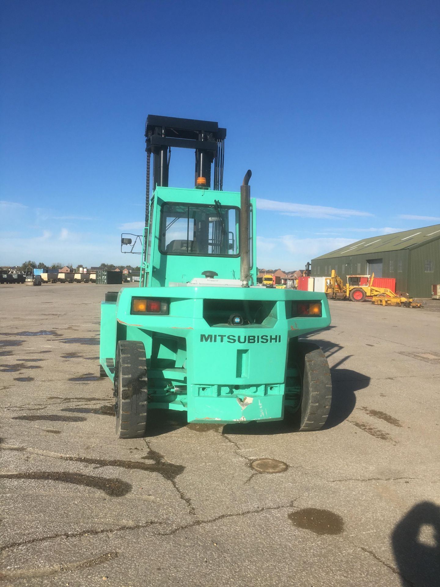 * Mitsubishi FD150 15 tonne Forklift A 1999 Mitsubishi Model FD150 15 tonne capacity - Image 2 of 8