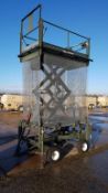 * Manual Hydraulic Sissor Lift Access Platform. A ''UK Lift'' ex MOD Manual Hydraulic 4 Wheel