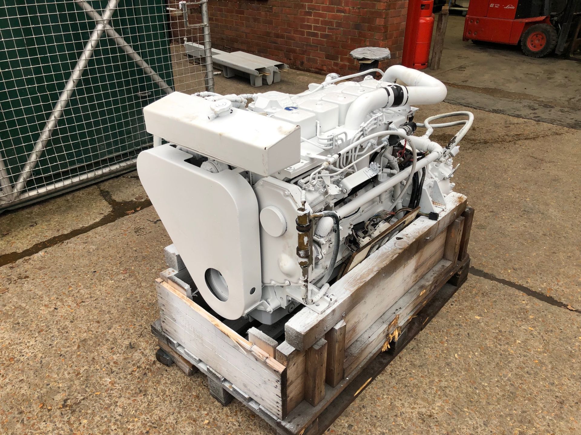 * Cummins 6BT5.9M 210HP Marine Engine and PRM Gearbox A Cummins 6BT5.9M Marine Diesel Engine 210HP - Image 8 of 11