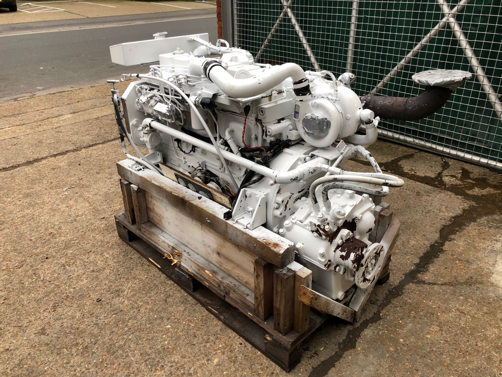 * Cummins 6BT5.9M 210HP Marine Engine and PRM Gearbox A Cummins 6BT5.9M Marine Diesel Engine 210HP - Image 3 of 11