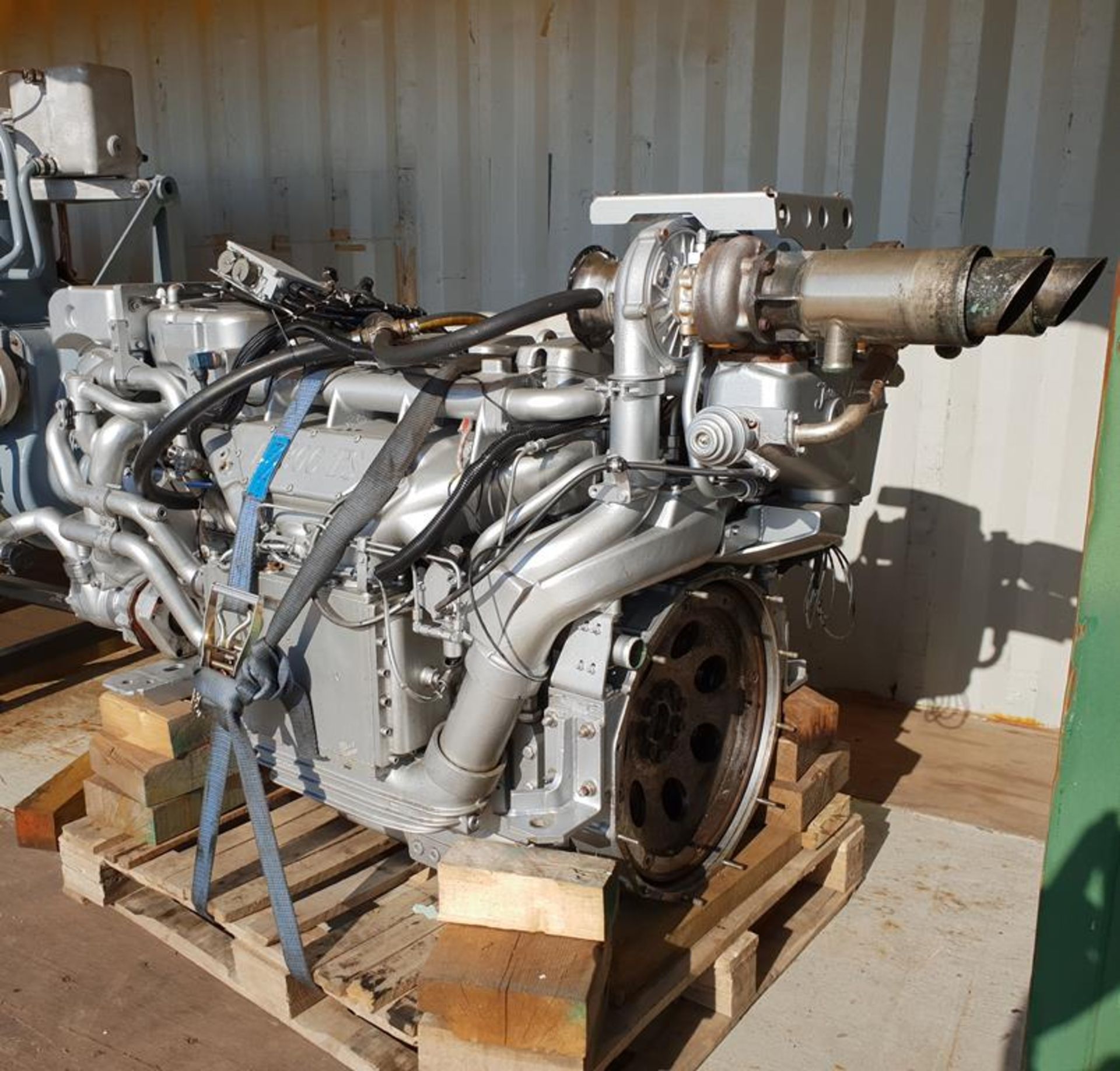 * A 2007 Isotta Fraschini model L1306 TSMSD 6 cylinder Turbo Diesel Marine Engine c/w Gearbox ZF - Image 5 of 8