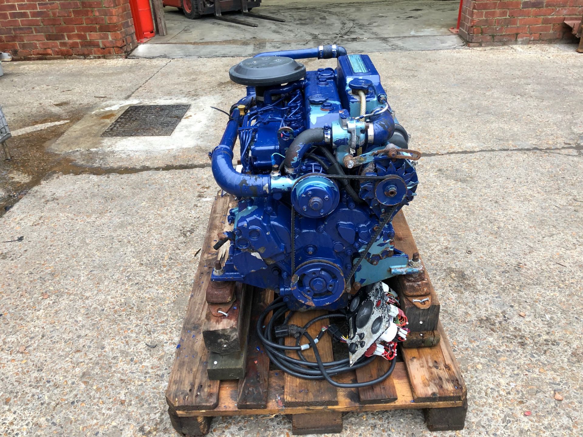 * Perkins M65/05 Marine Engine and Gearbox And Another Perkins Engine For Spares A Perkins M65/05 - Image 7 of 17